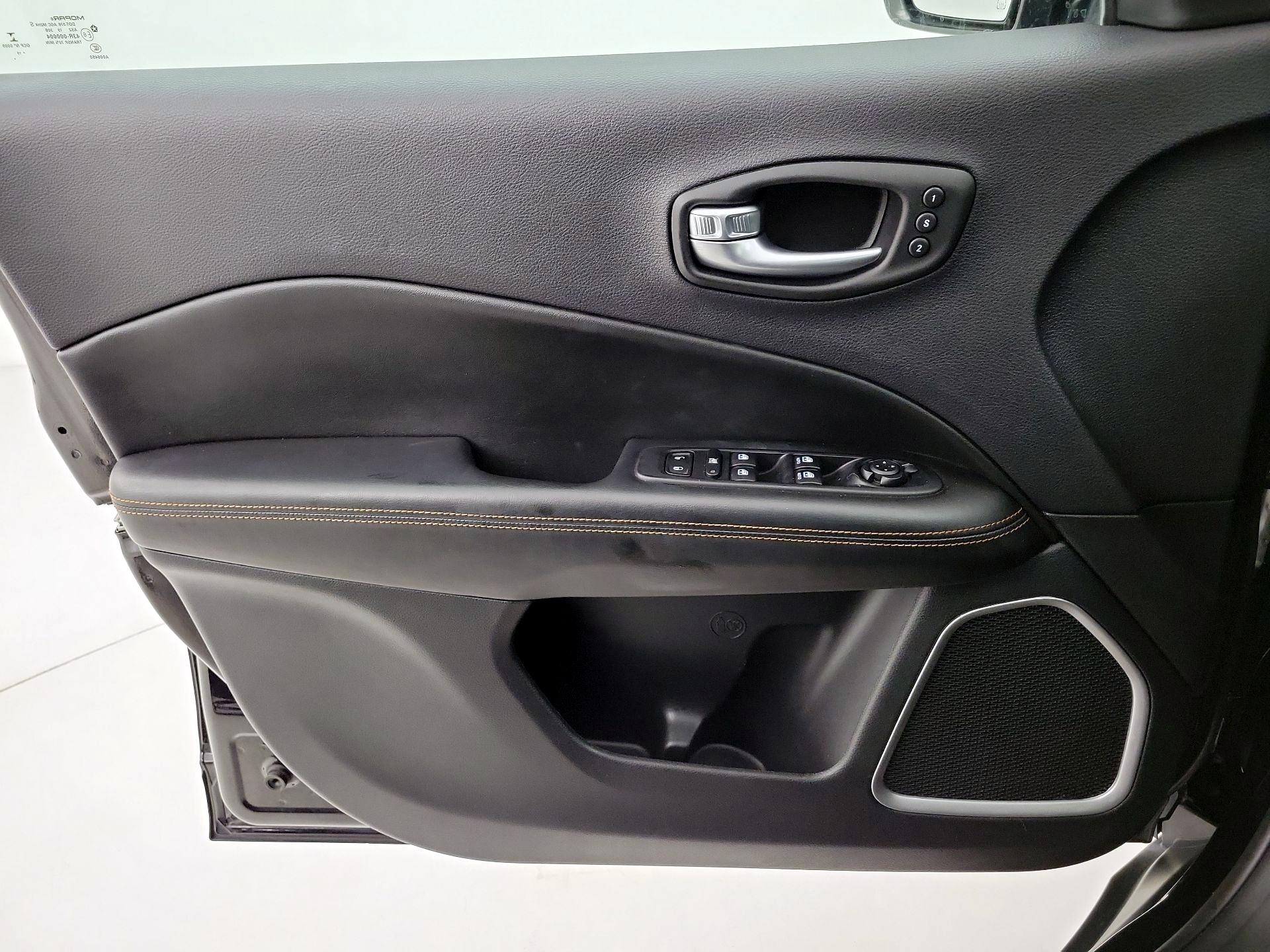 Thumbnail: 2020 Jeep Compass - 12