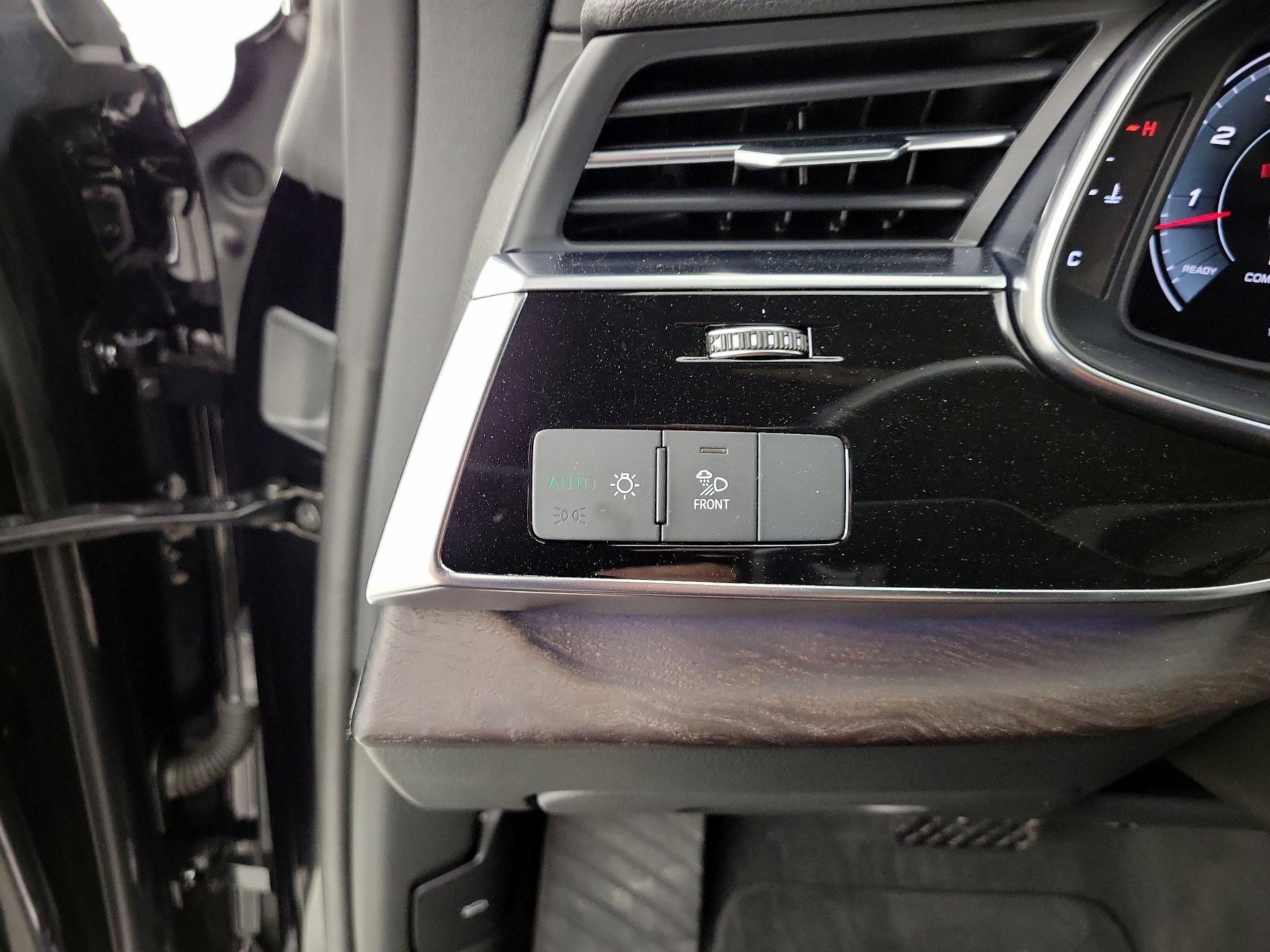 Thumbnail: 2021 Audi Q8 - 13