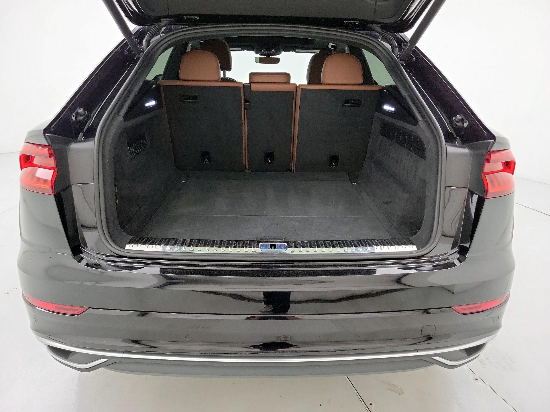 Thumbnail: 2021 Audi Q8 - 20