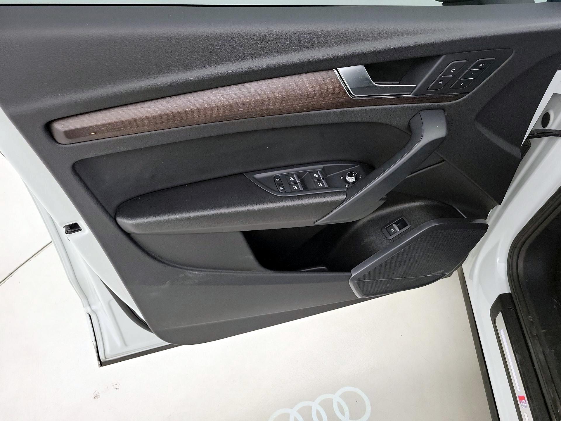 Thumbnail: 2022 Audi Q5 - 12