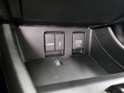USB/AUX Ports
