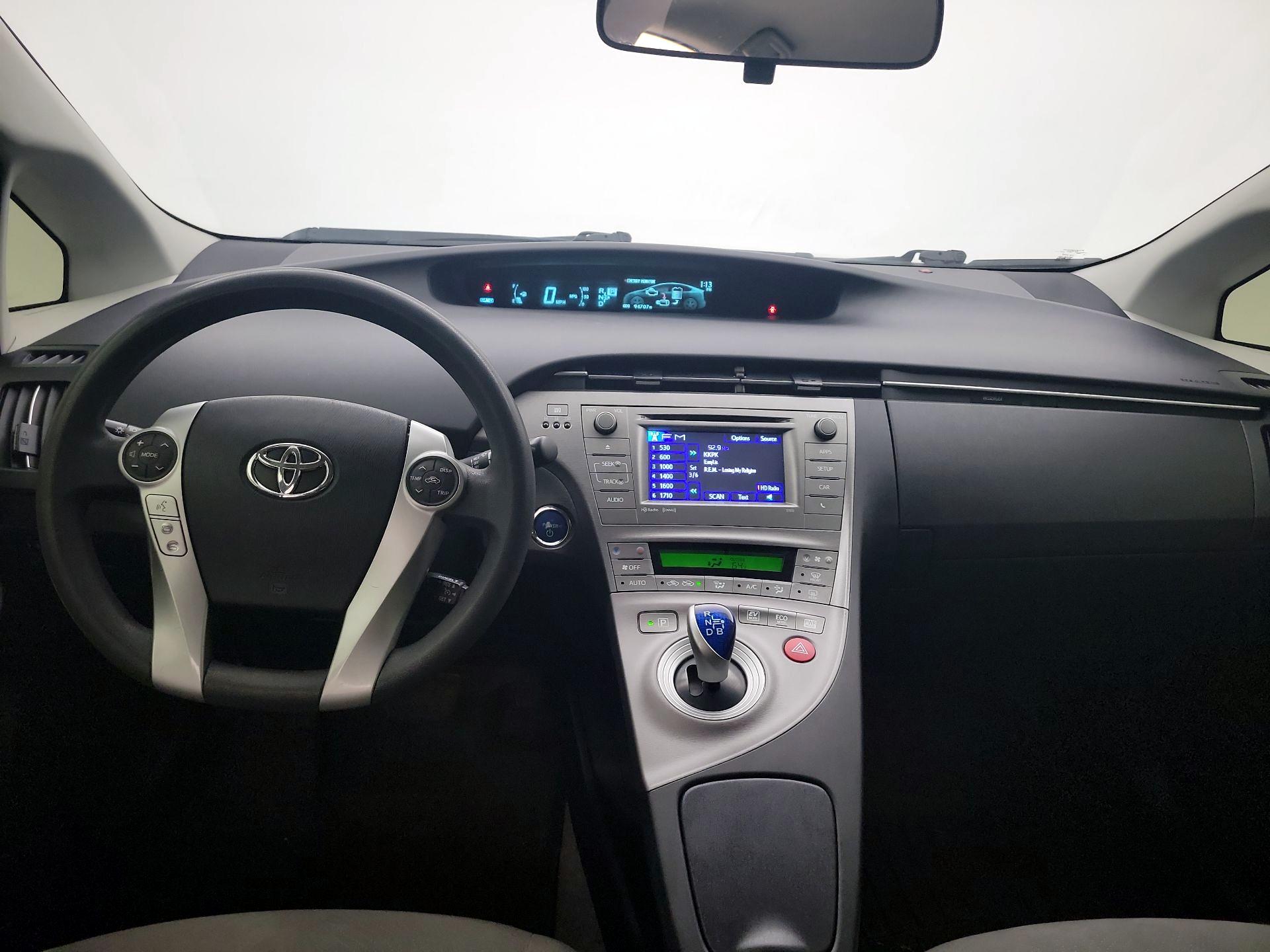 Thumbnail: 2015 Toyota Prius - 9