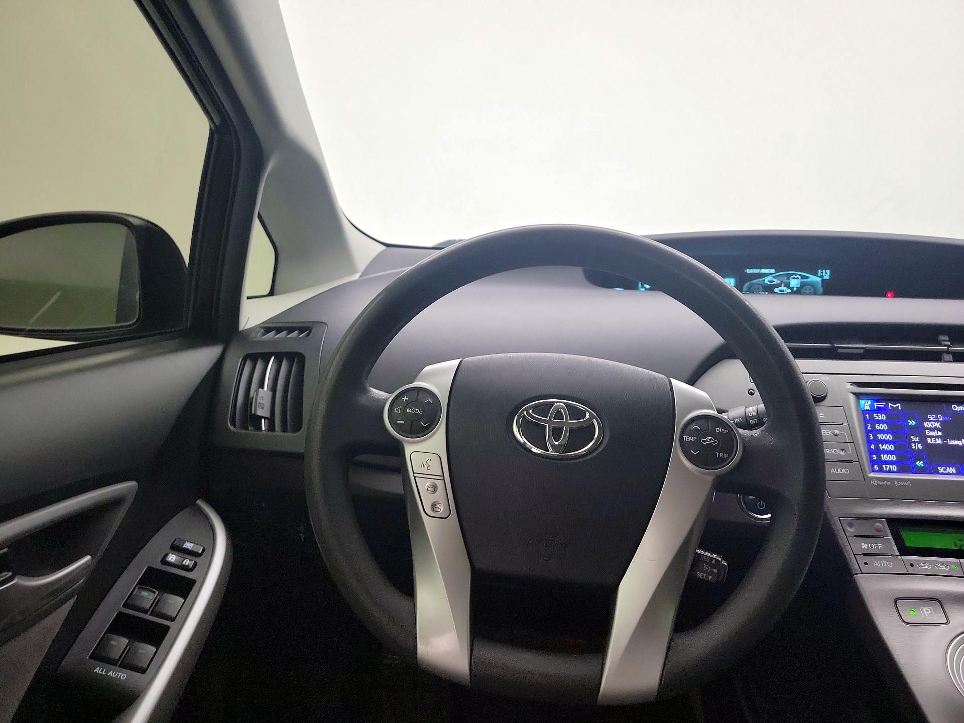 Thumbnail: 2015 Toyota Prius - 10