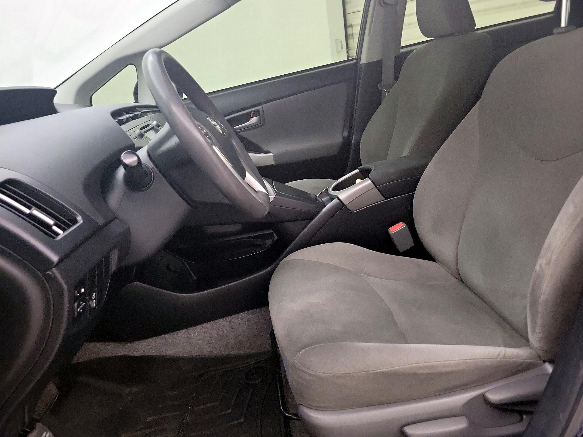 Thumbnail: 2015 Toyota Prius - 11