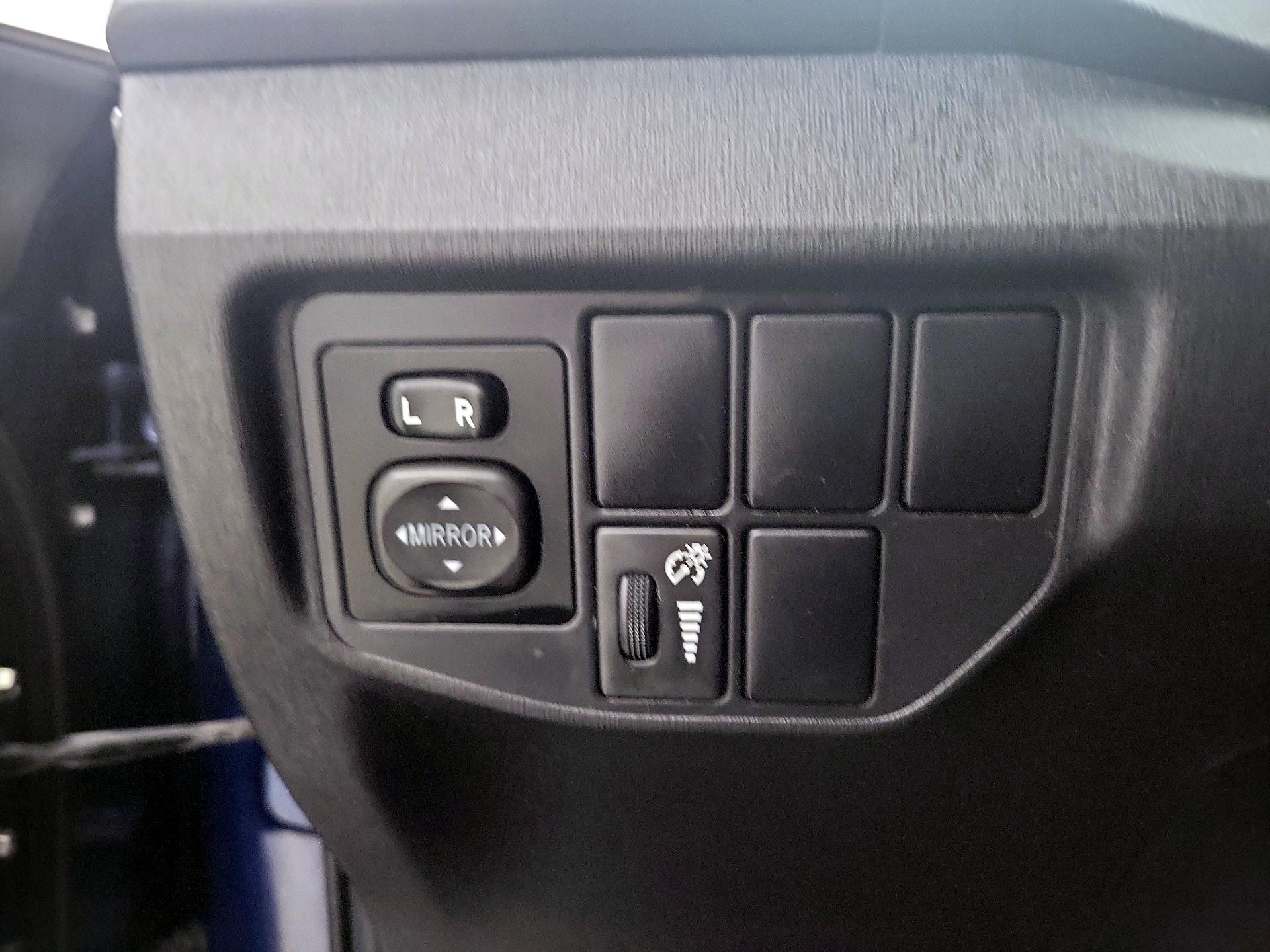 Thumbnail: 2015 Toyota Prius - 13