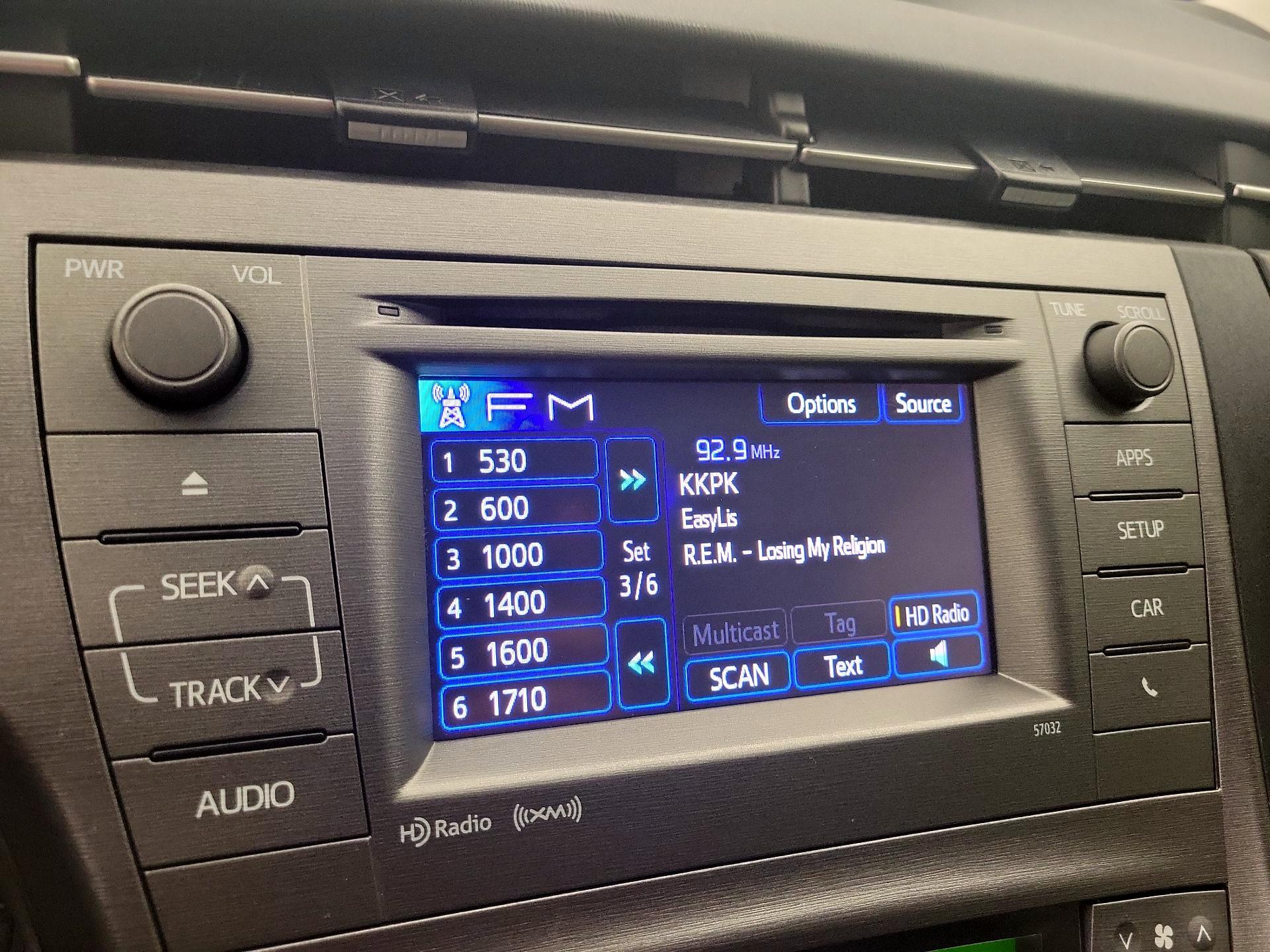 Thumbnail: 2015 Toyota Prius - 15