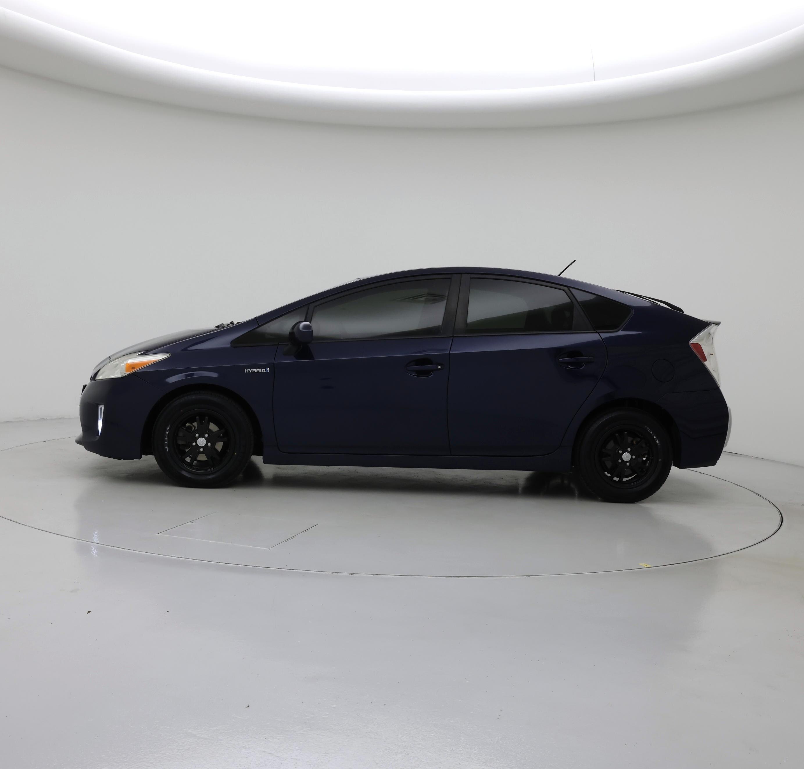 Thumbnail: 2015 Toyota Prius - 3