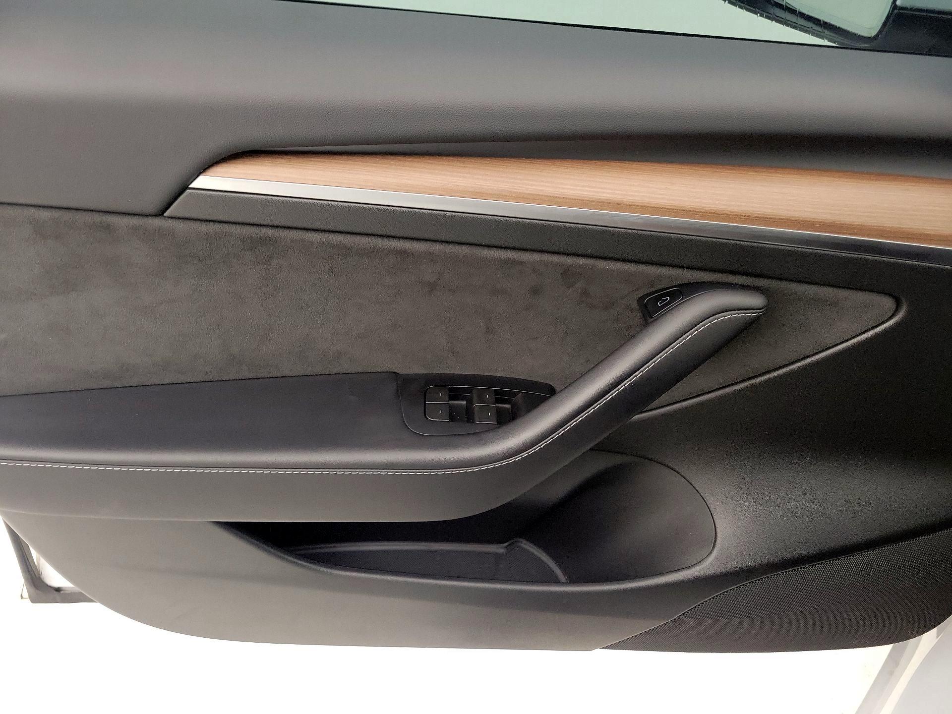 Thumbnail: 2023 Tesla Model 3 - 12