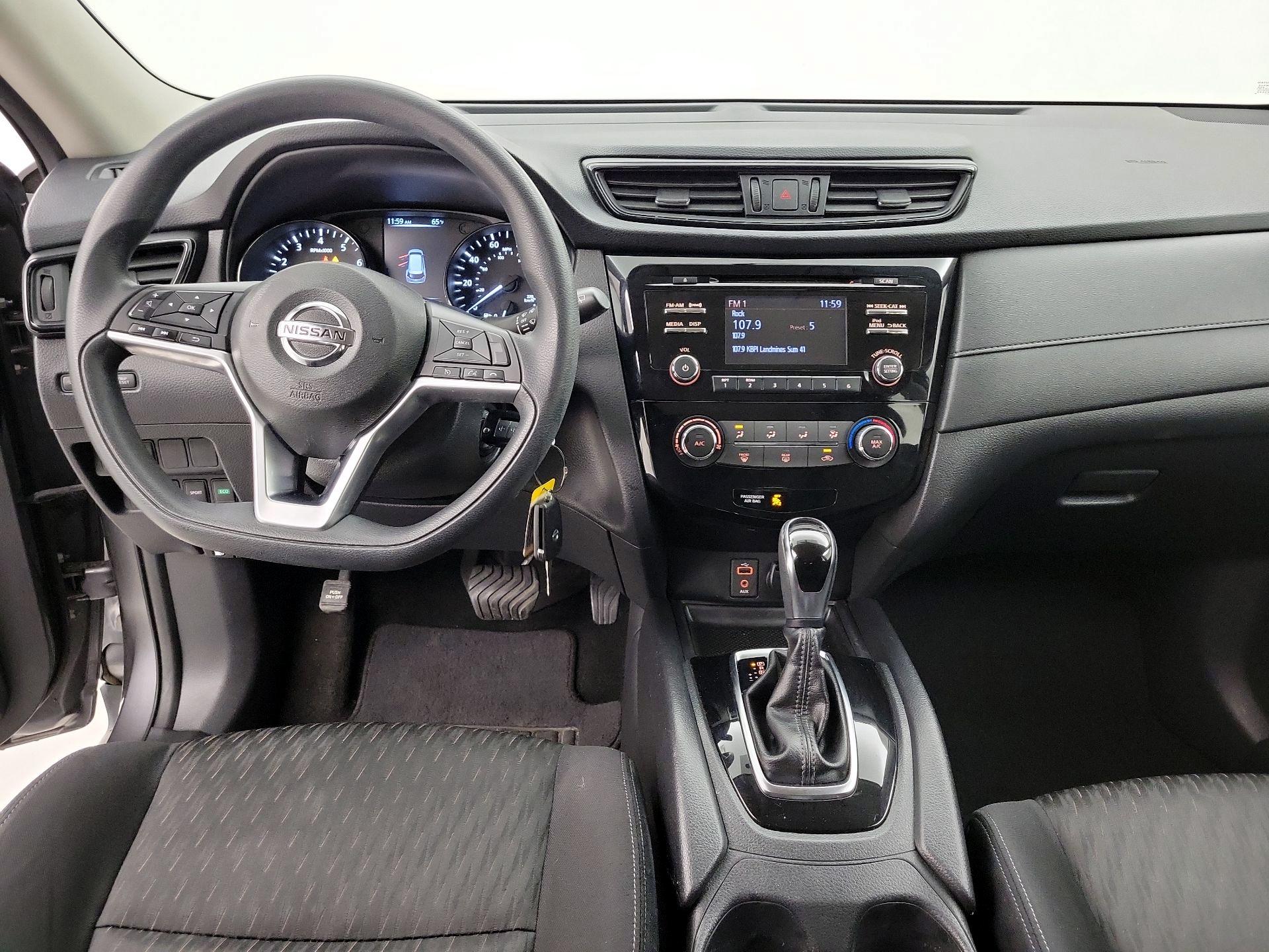 Thumbnail: 2017 Nissan Rogue - 9