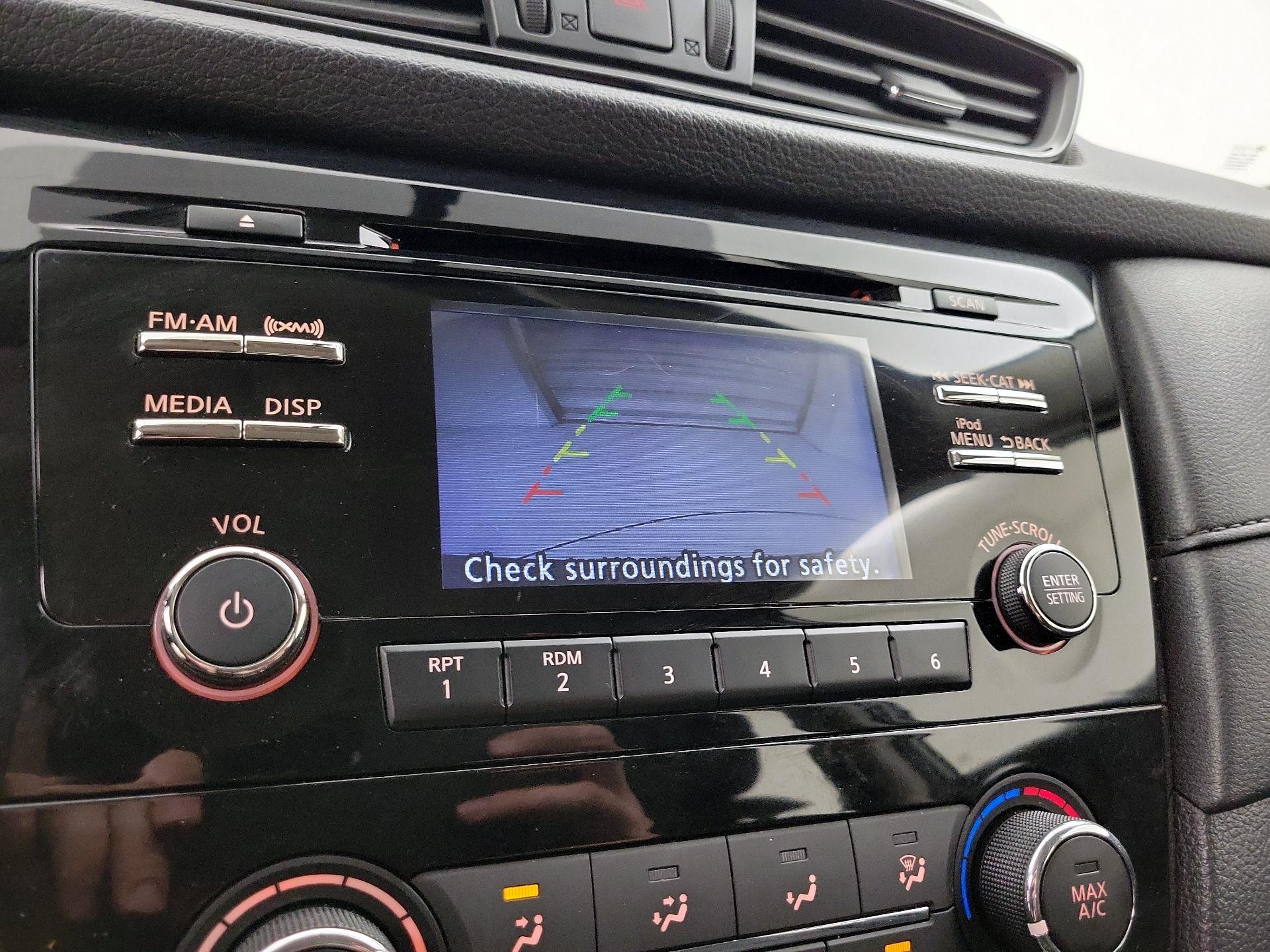 Thumbnail: 2017 Nissan Rogue - 14