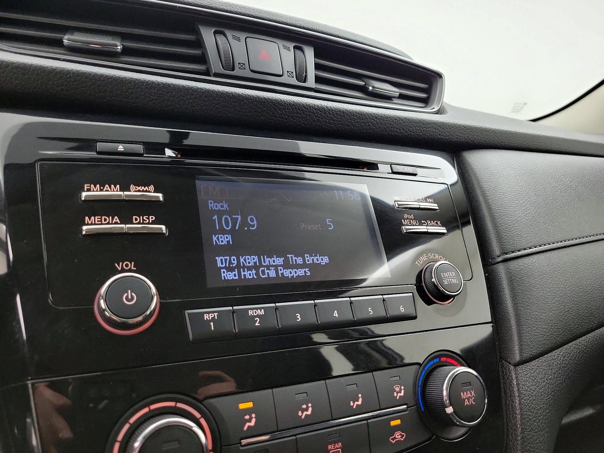 Thumbnail: 2017 Nissan Rogue - 15