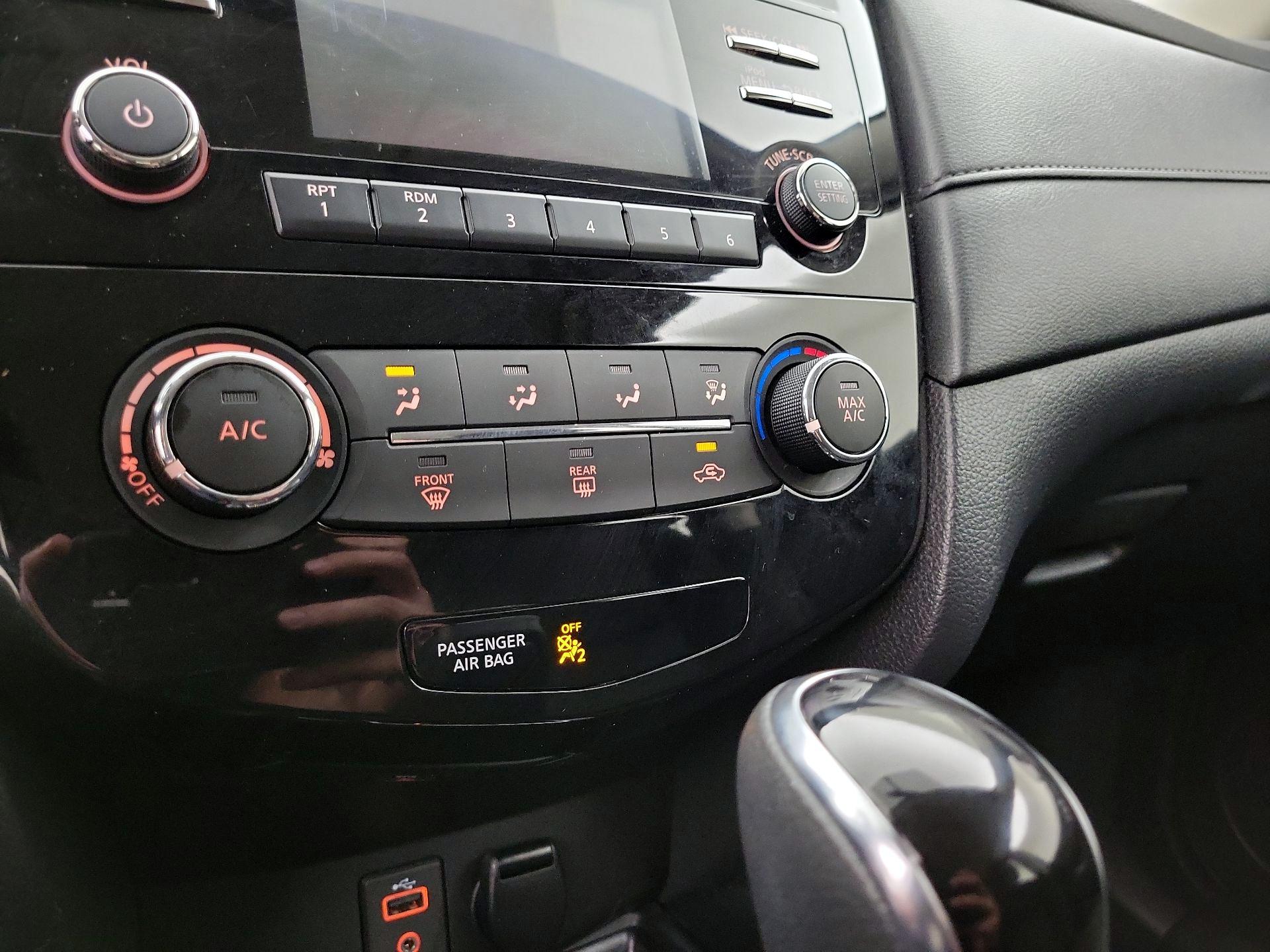 Thumbnail: 2017 Nissan Rogue - 16