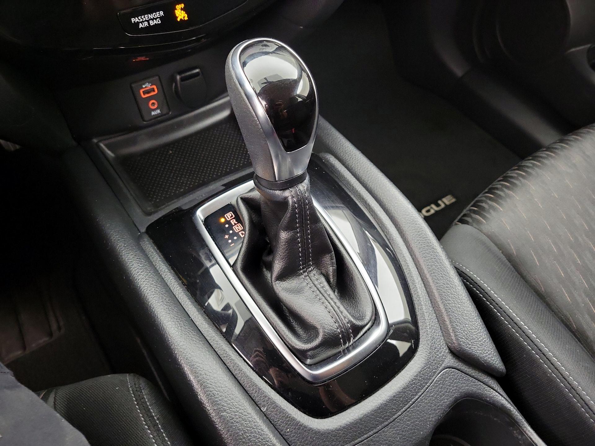 Thumbnail: 2017 Nissan Rogue - 17