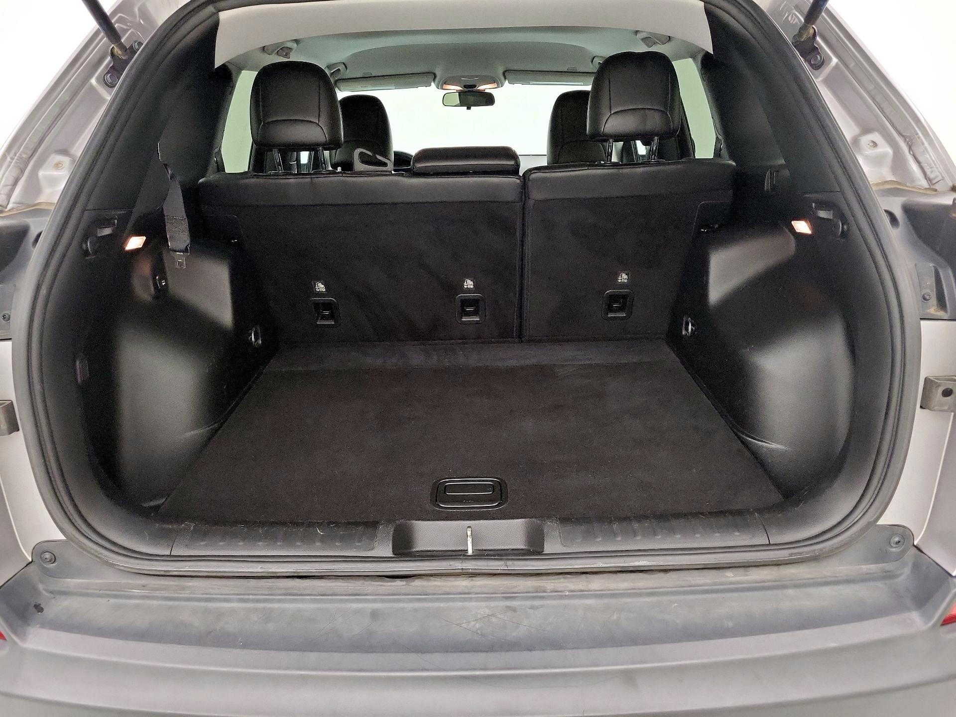 Thumbnail: 2019 Jeep Cherokee - 20