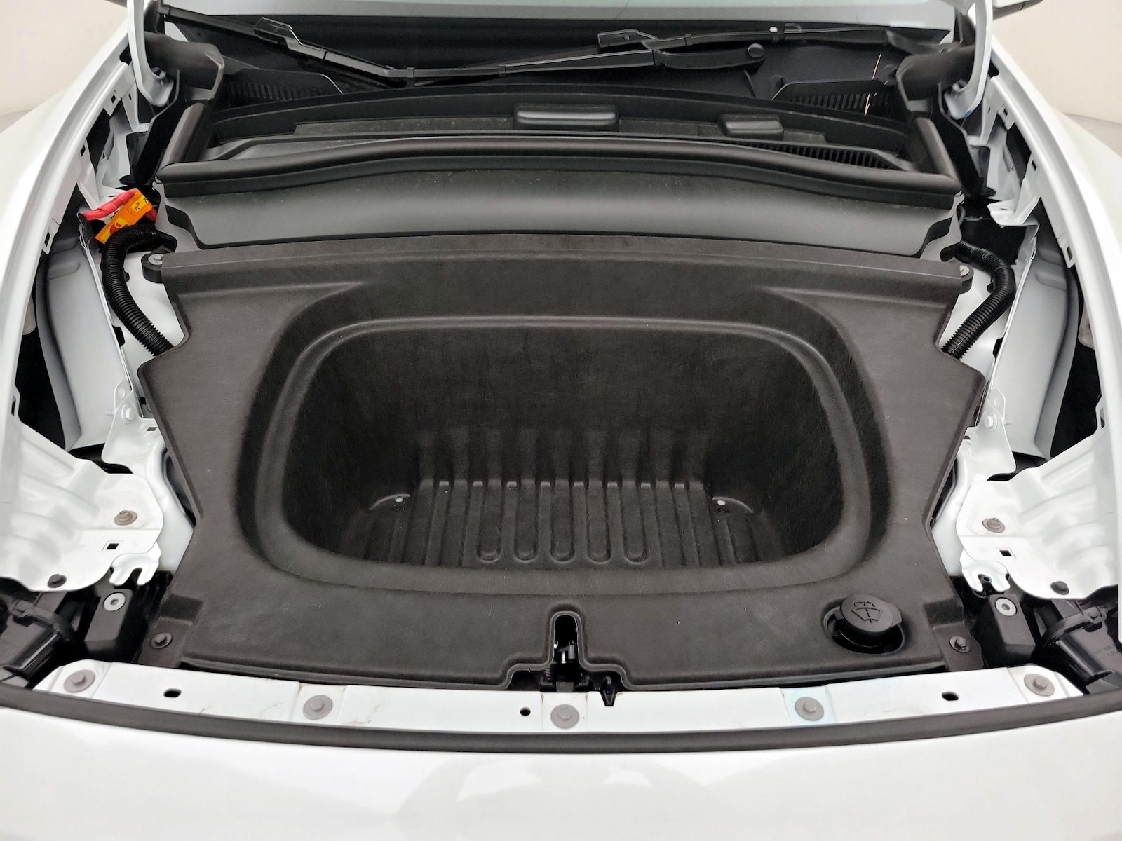 2026 Tesla Model Y Standard - Photo 21