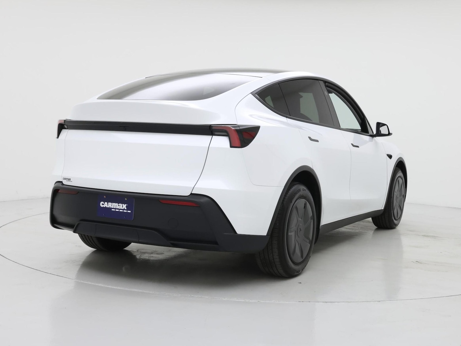 2026 Tesla Model Y Standard - Photo 9