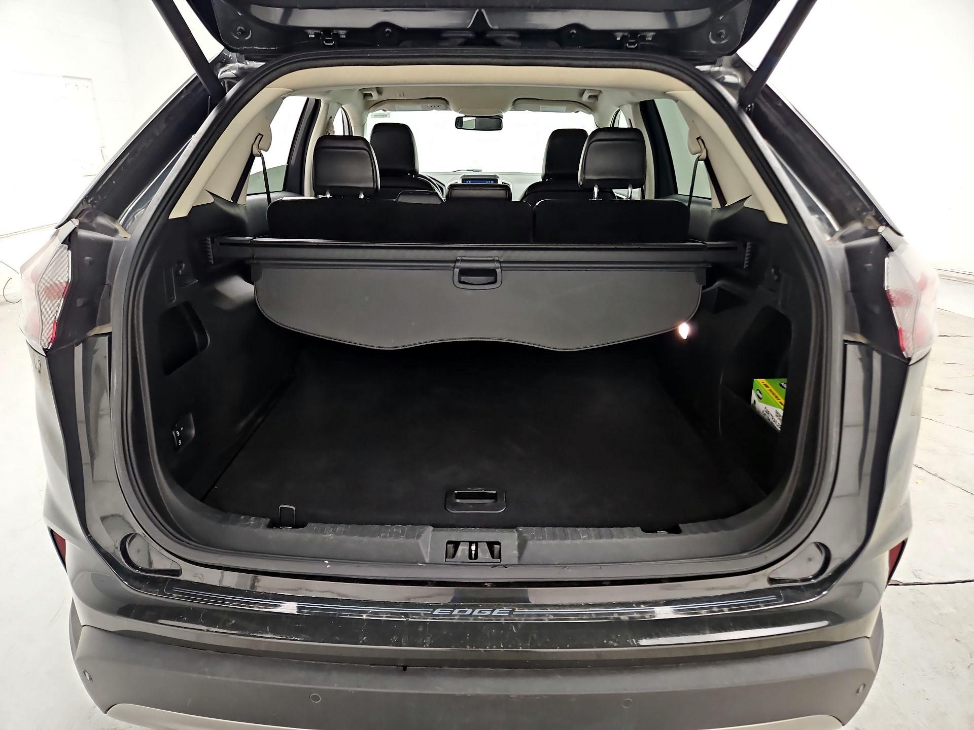 Thumbnail: 2023 Ford Edge - 18