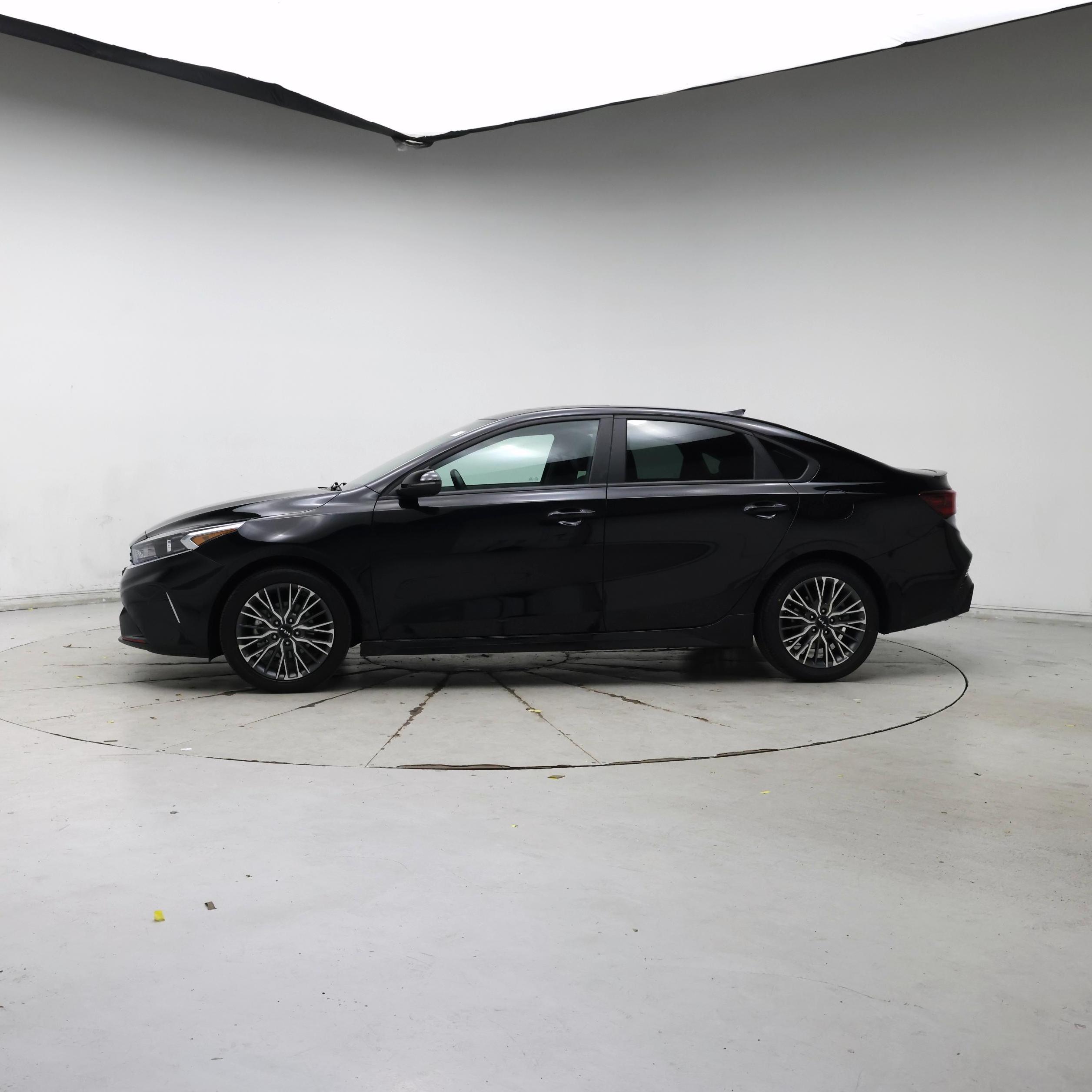 Thumbnail: 2024 Kia Forte - 3