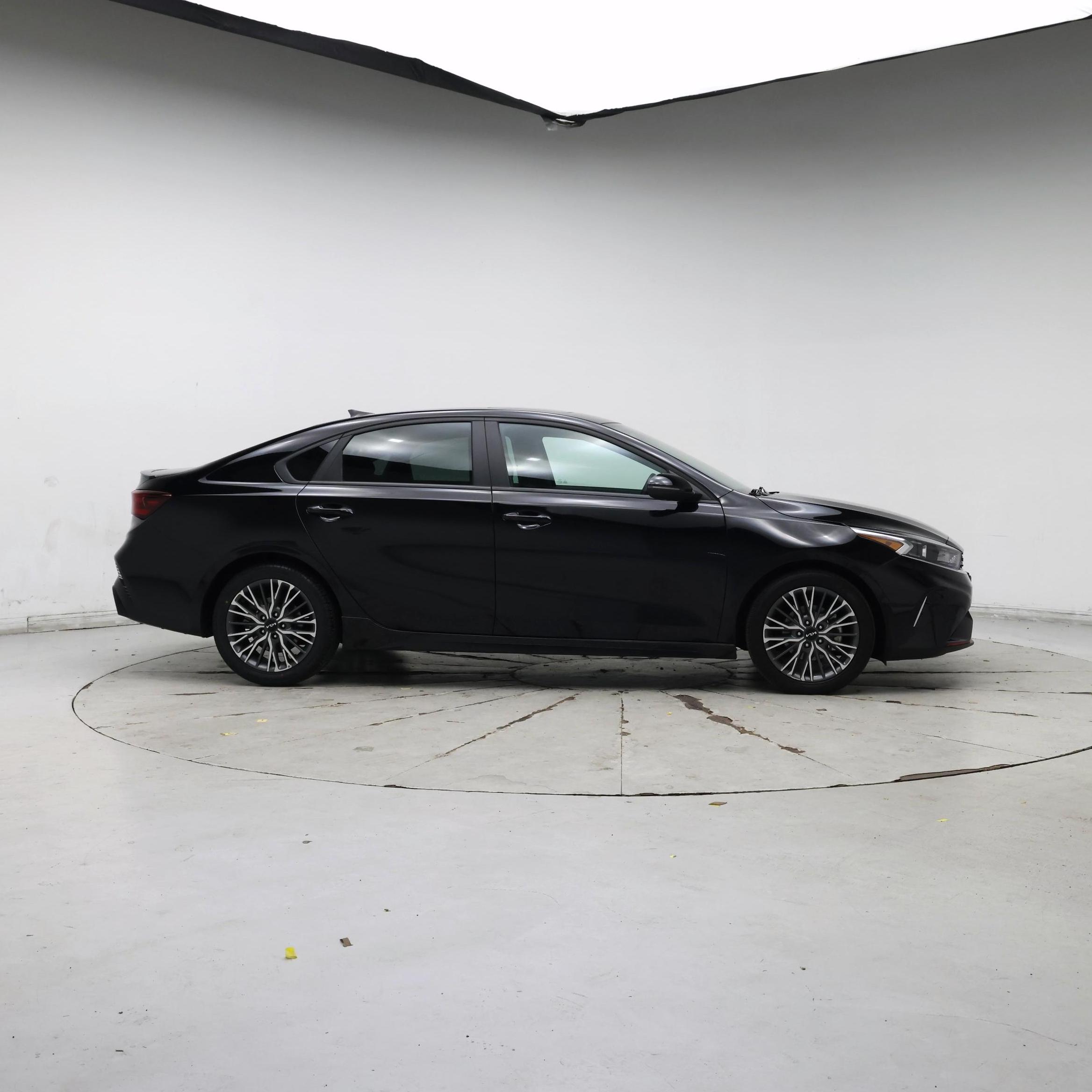 Thumbnail: 2024 Kia Forte - 7