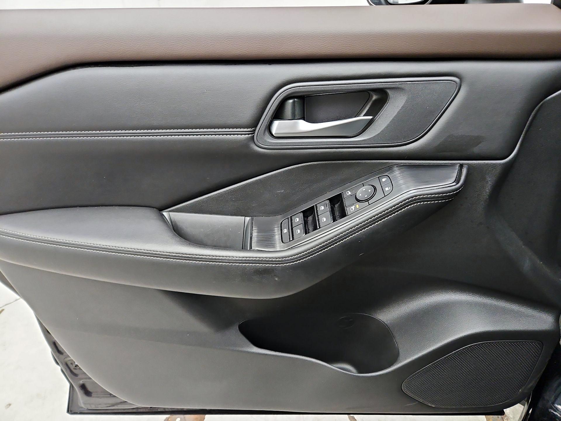 Thumbnail: 2023 Nissan Rogue - 12