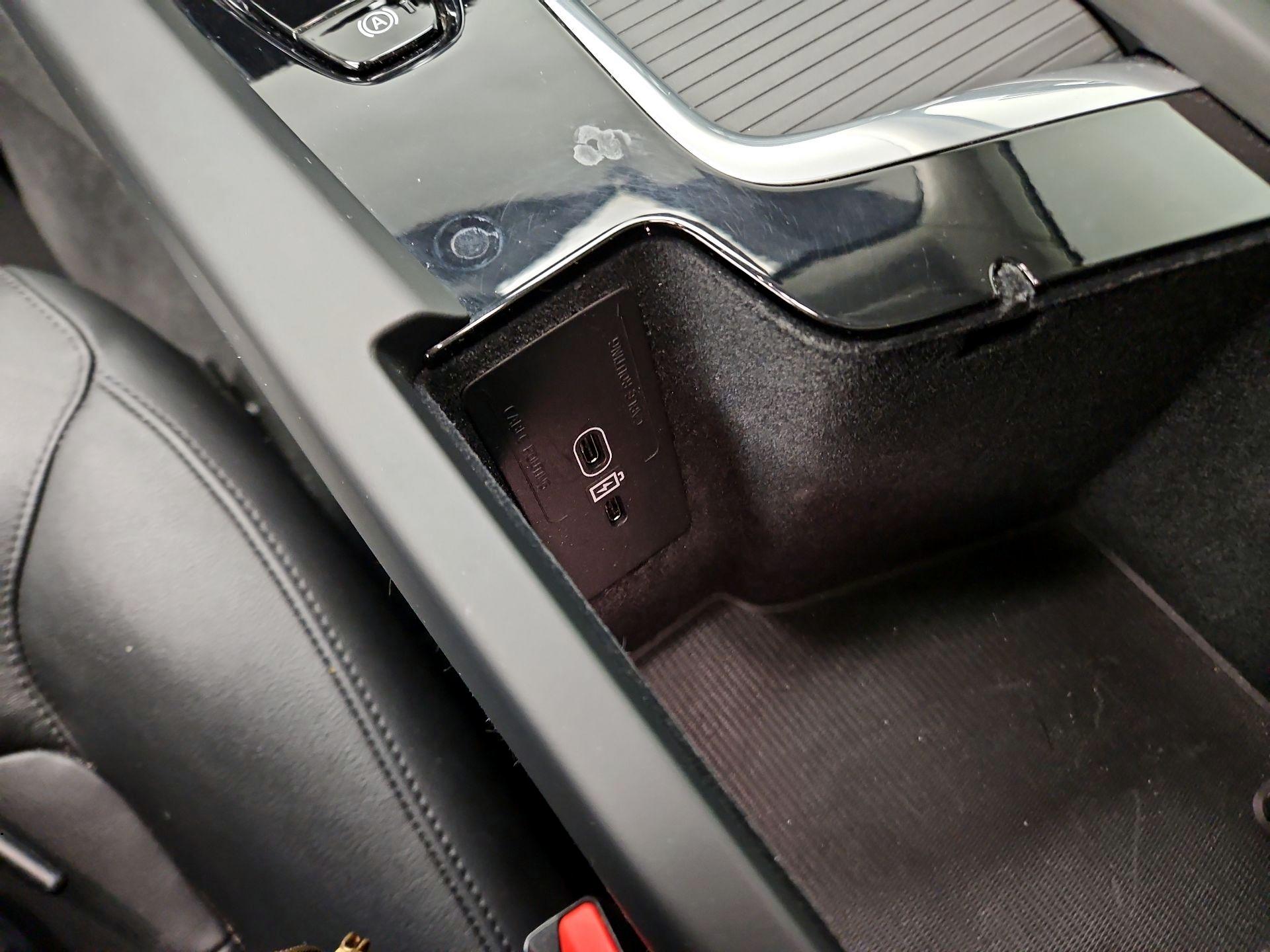 Thumbnail: 2023 Volvo XC60 - 17