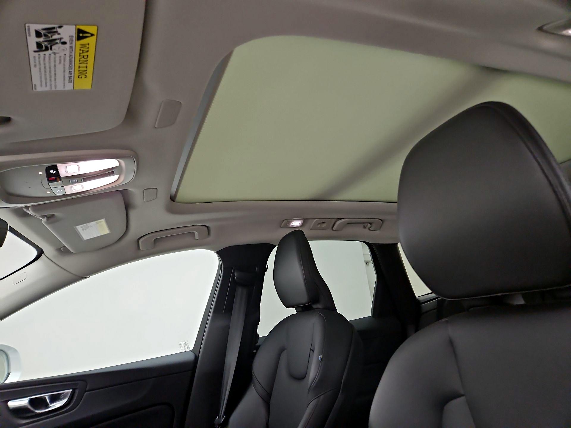 Thumbnail: 2023 Volvo XC60 - 18