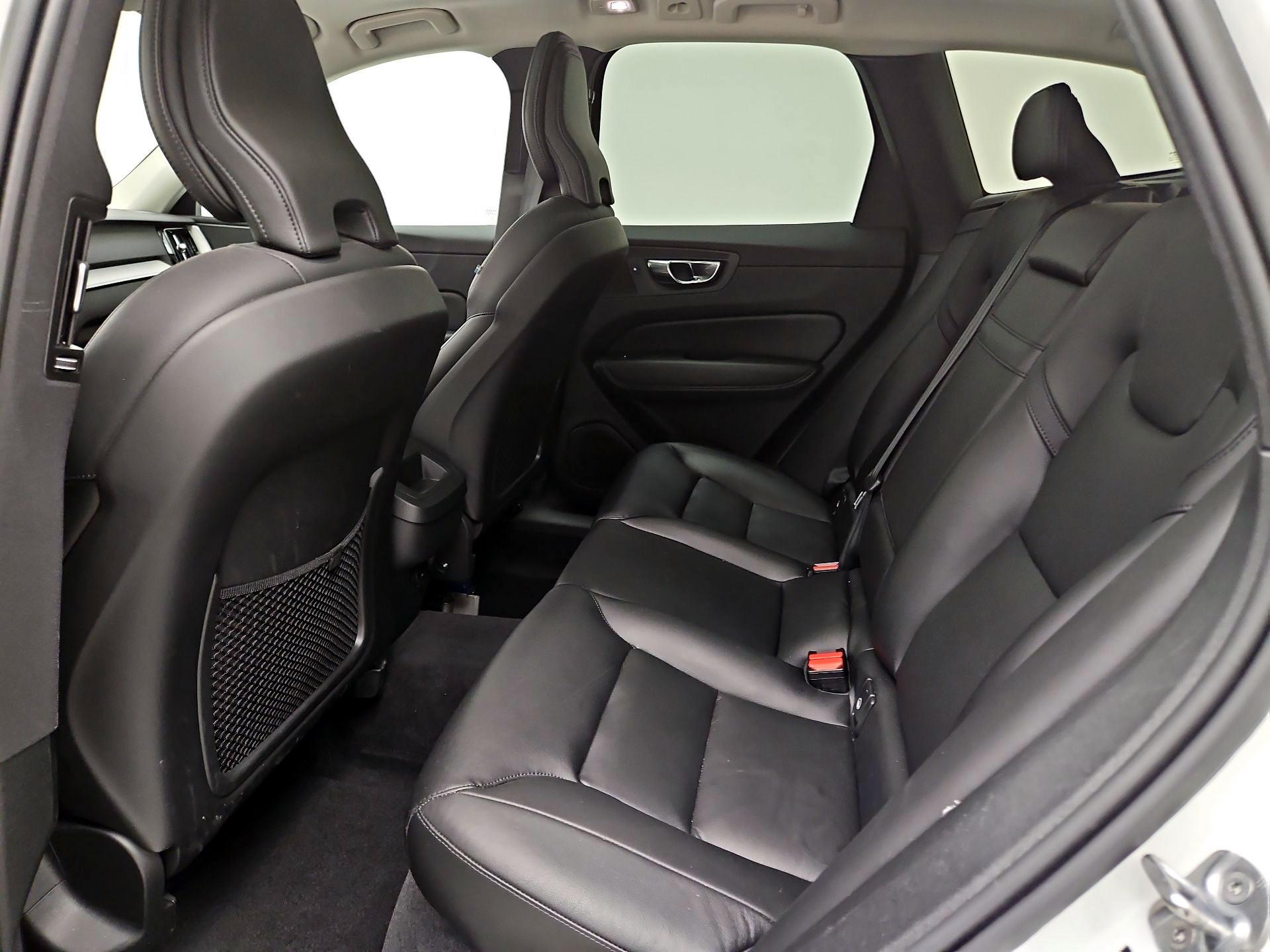 Thumbnail: 2023 Volvo XC60 - 19