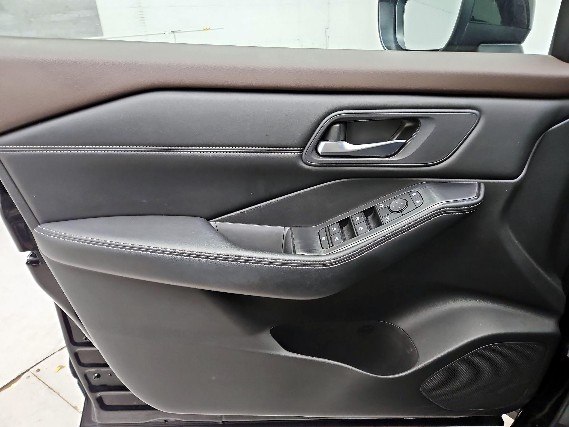 Thumbnail: 2023 Nissan Rogue - 10