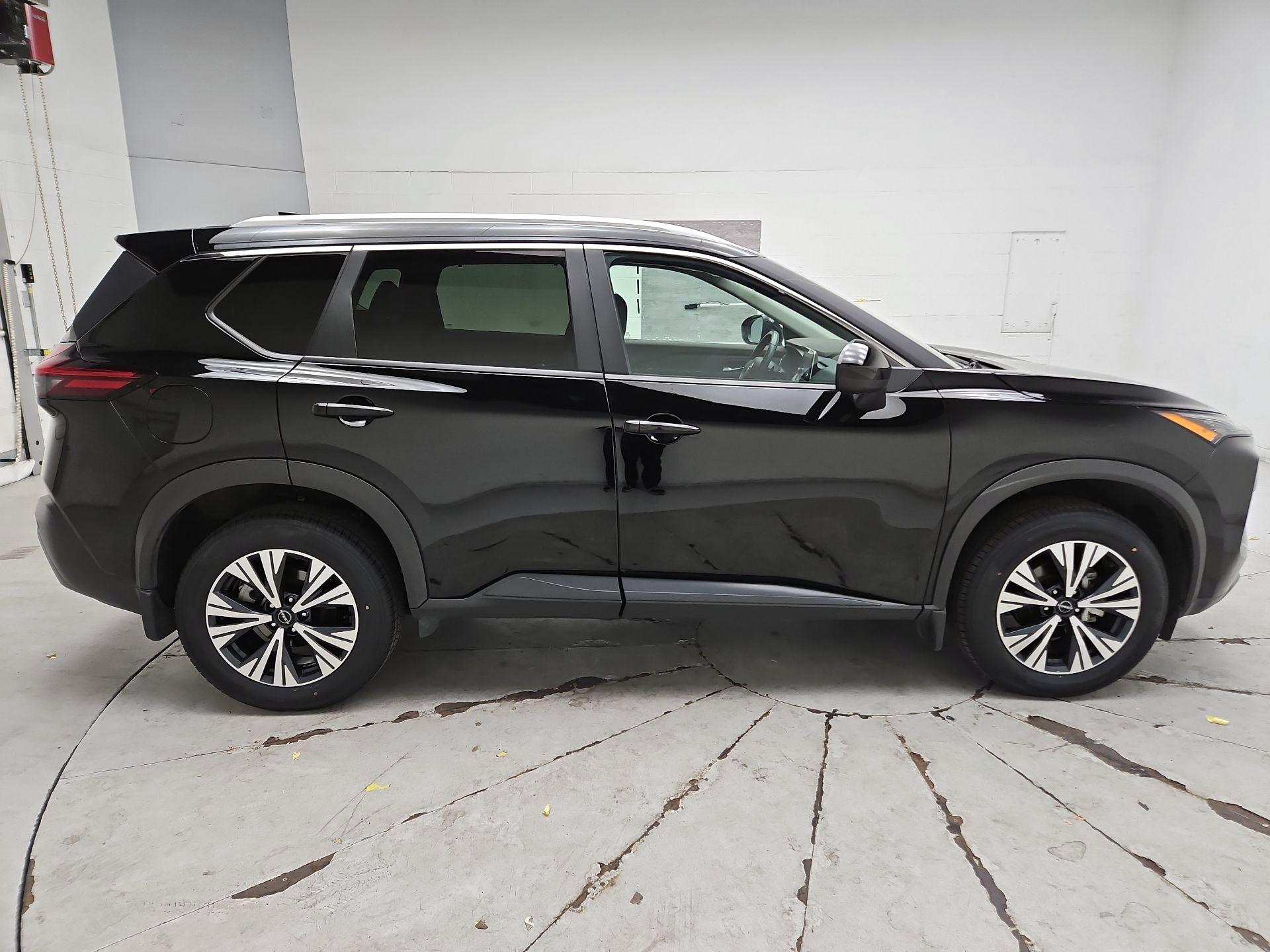 Thumbnail: 2023 Nissan Rogue - 4