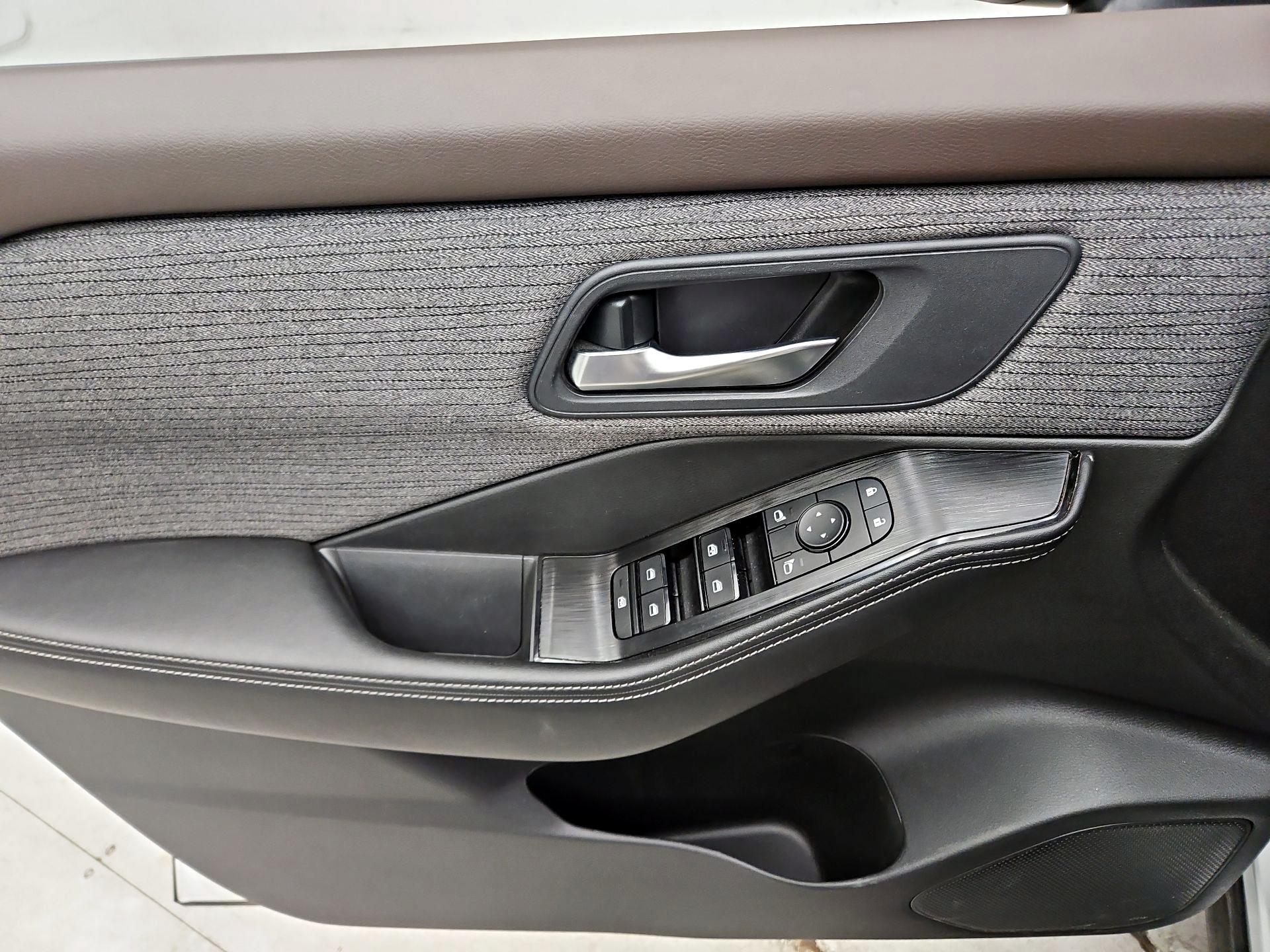 Thumbnail: 2023 Nissan Rogue - 12