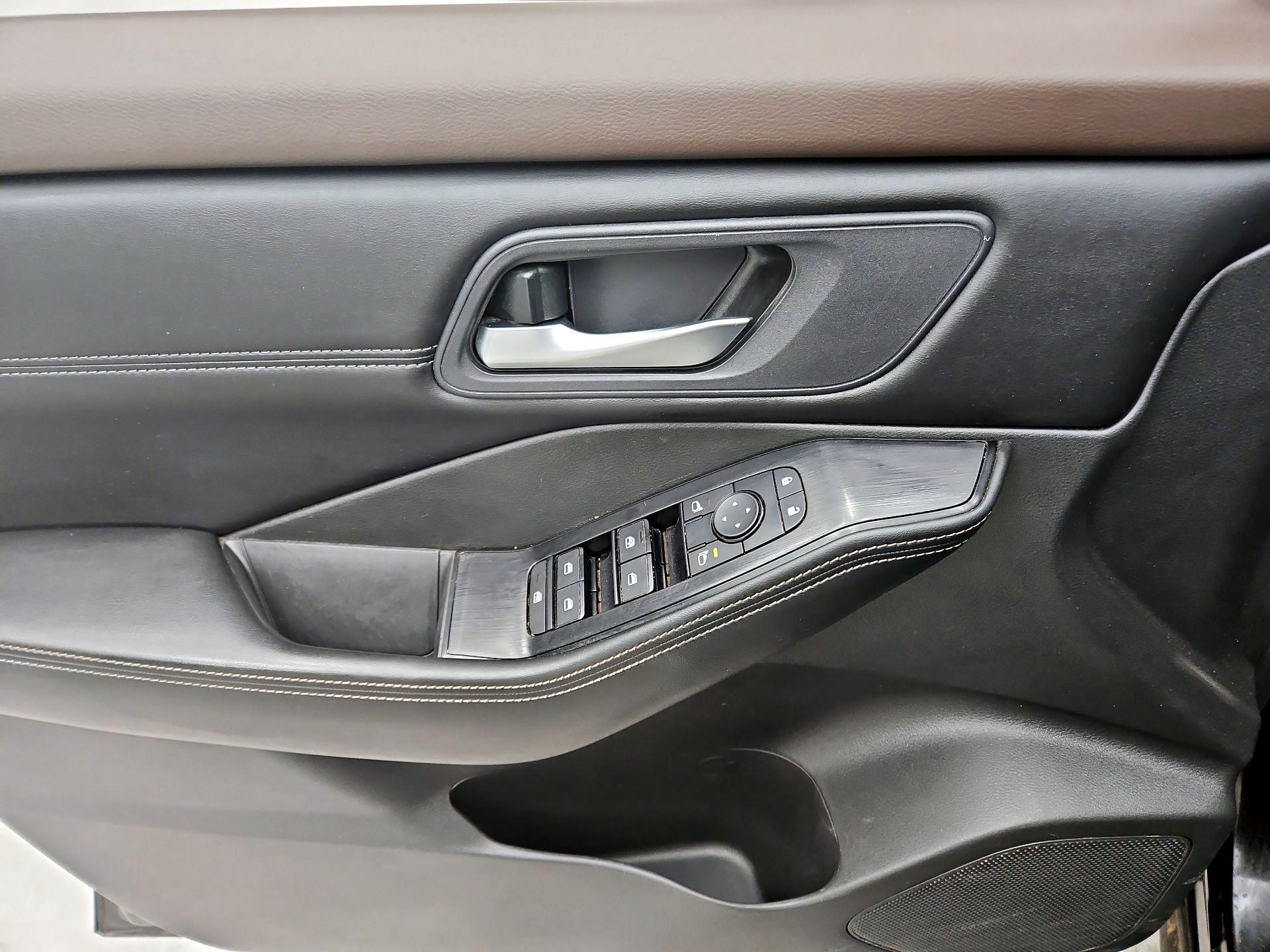 Thumbnail: 2023 Nissan Rogue - 12