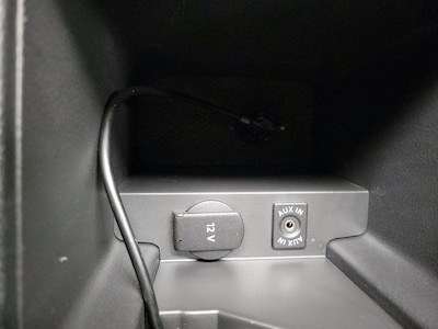 USB/AUX Ports