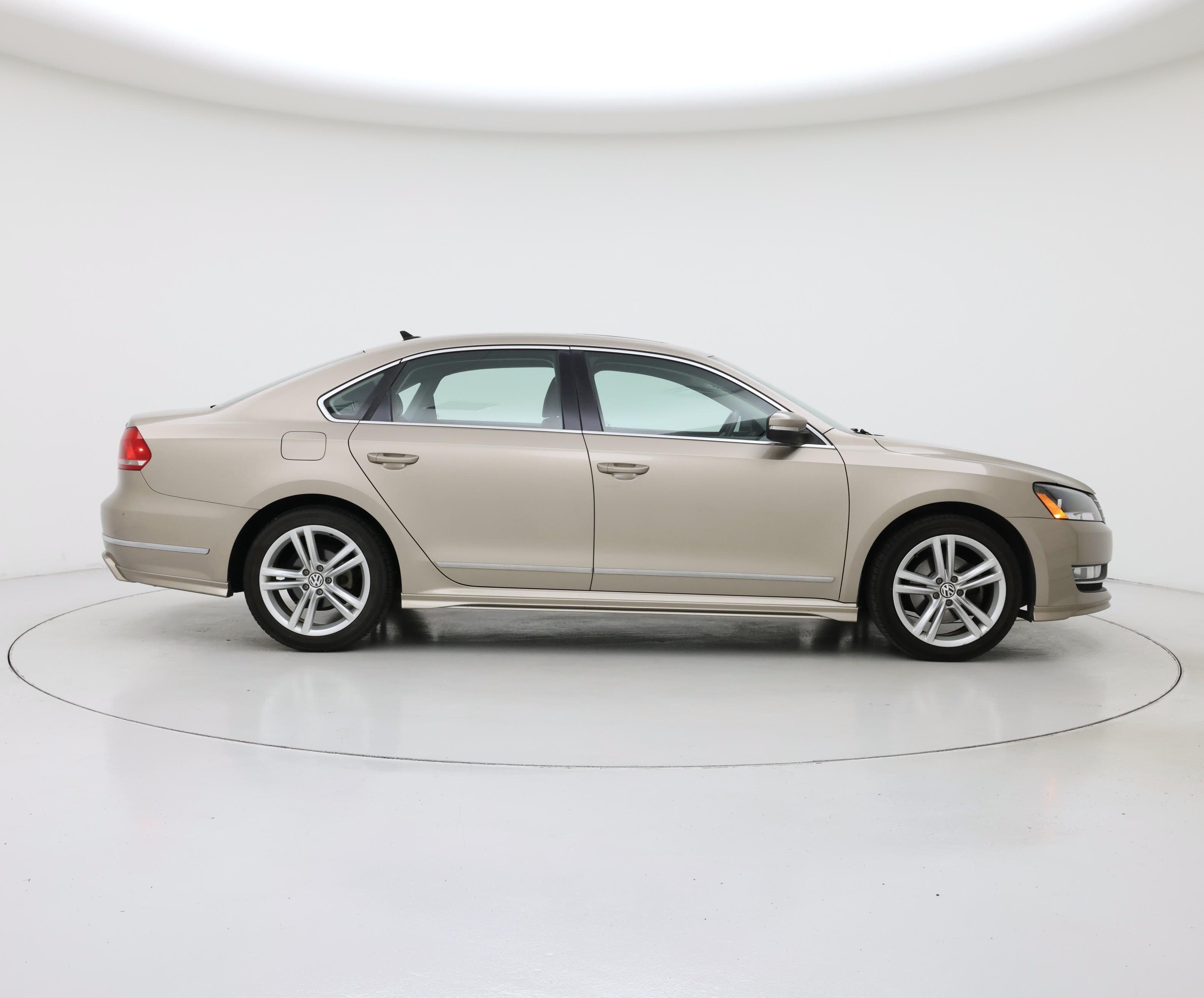 Thumbnail: 2015 Volkswagen Passat - 7