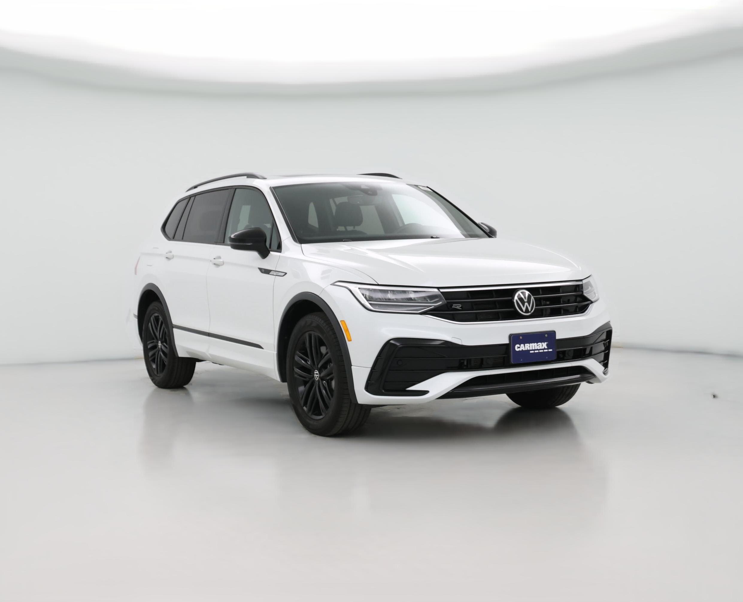 Thumbnail: 2022 Volkswagen Tiguan - 1