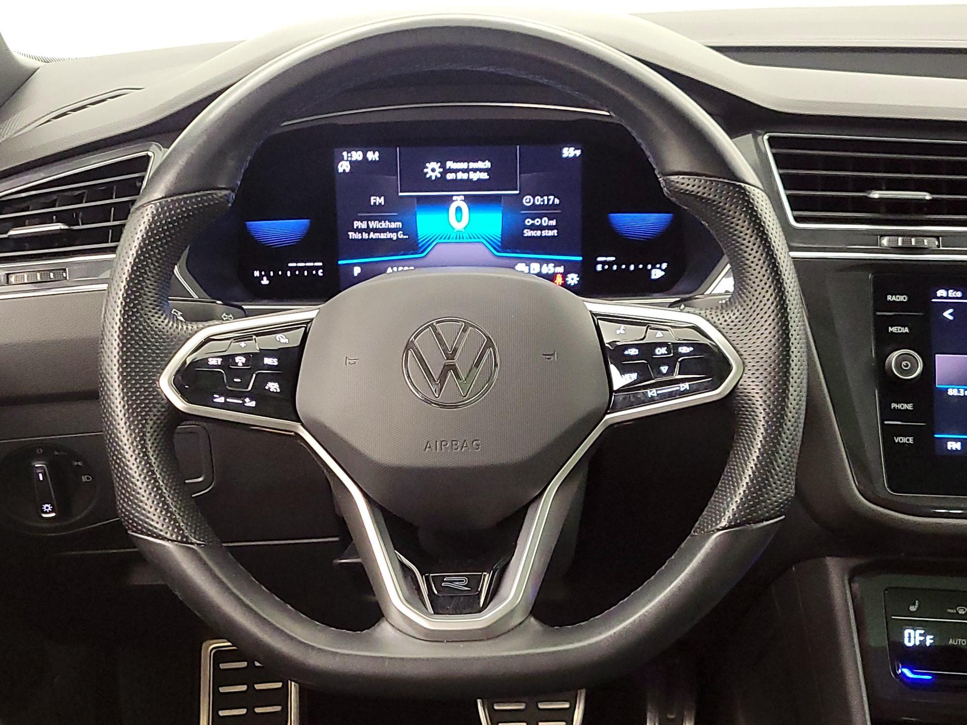 Thumbnail: 2022 Volkswagen Tiguan - 10