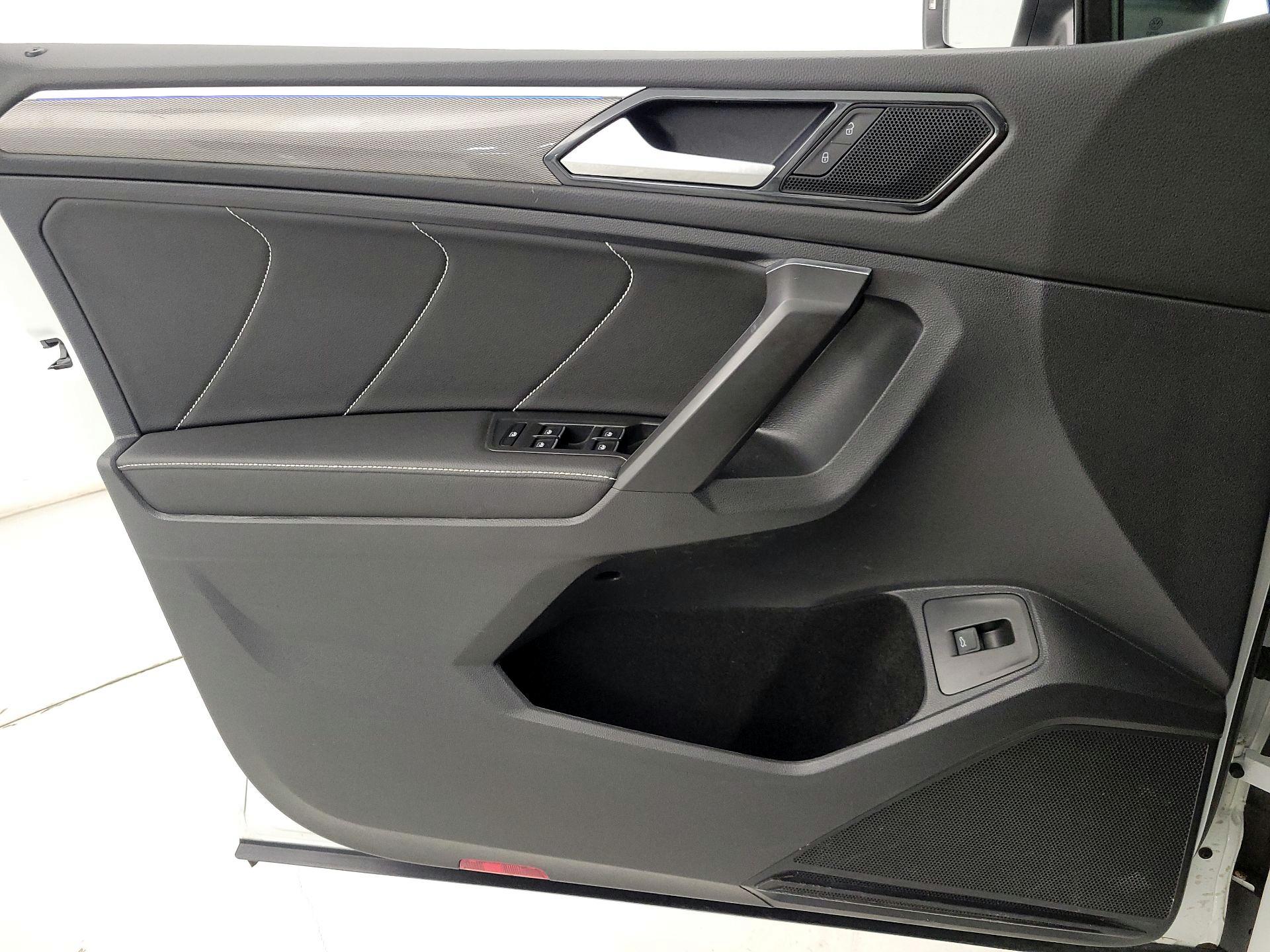 Thumbnail: 2022 Volkswagen Tiguan - 12