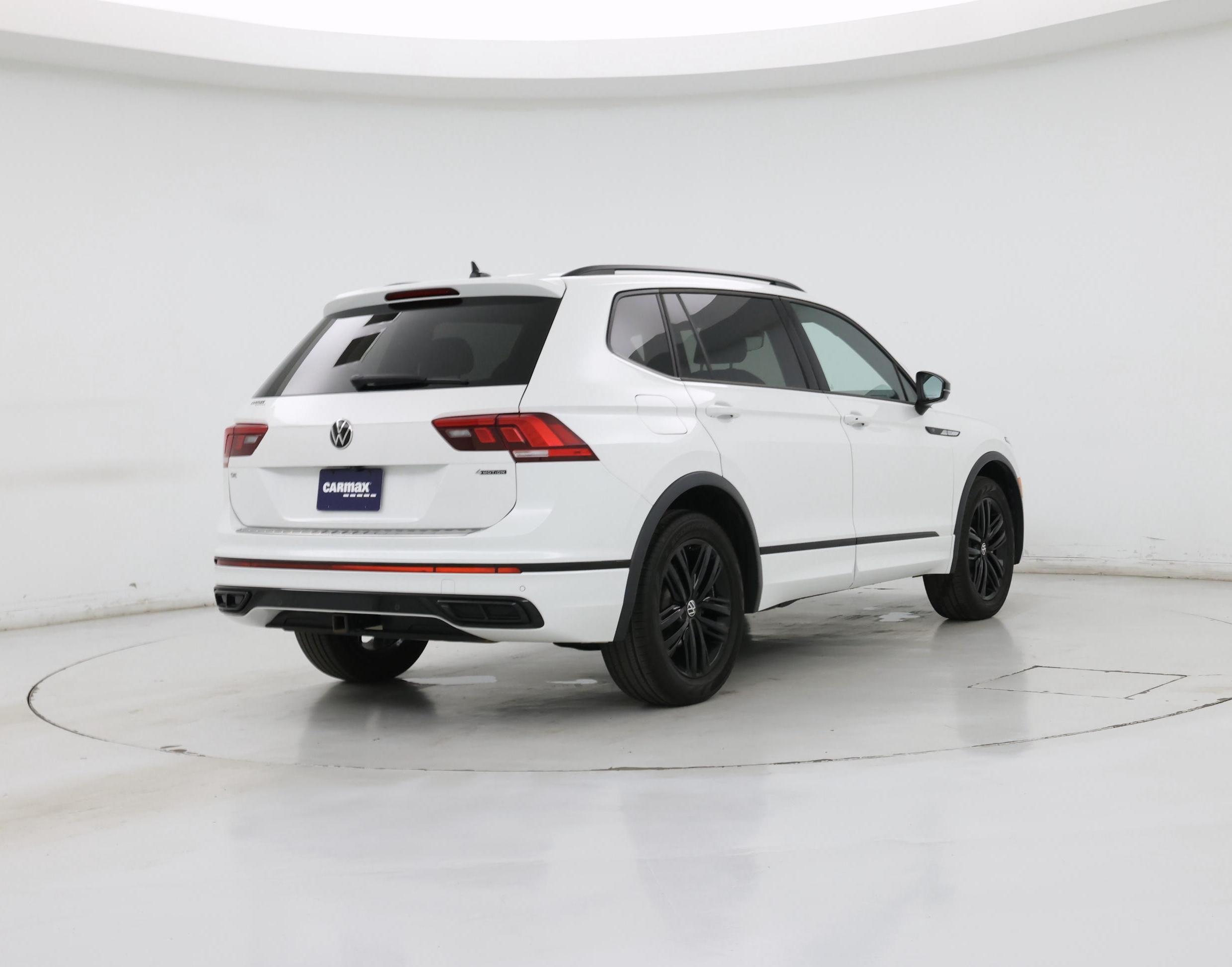 Thumbnail: 2022 Volkswagen Tiguan - 8