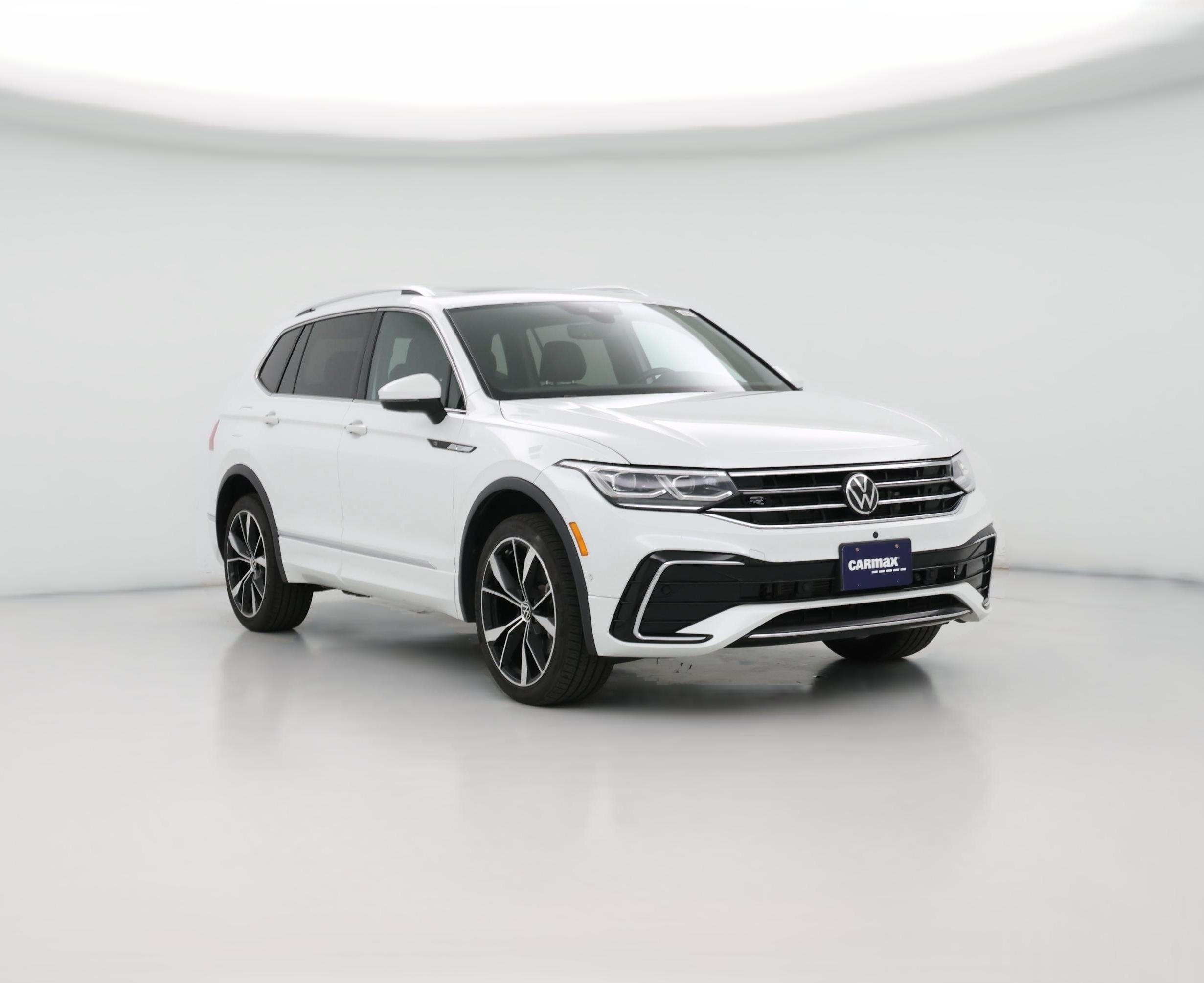 Thumbnail: 2022 Volkswagen Tiguan - 1