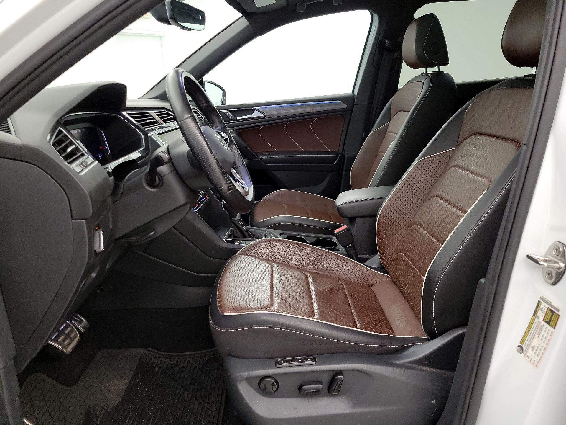 Thumbnail: 2022 Volkswagen Tiguan - 11