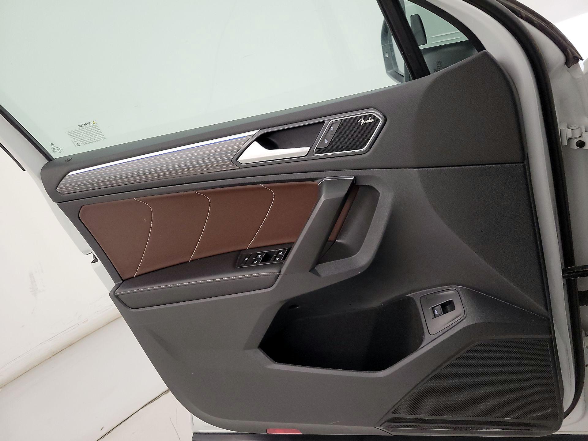 Thumbnail: 2022 Volkswagen Tiguan - 12