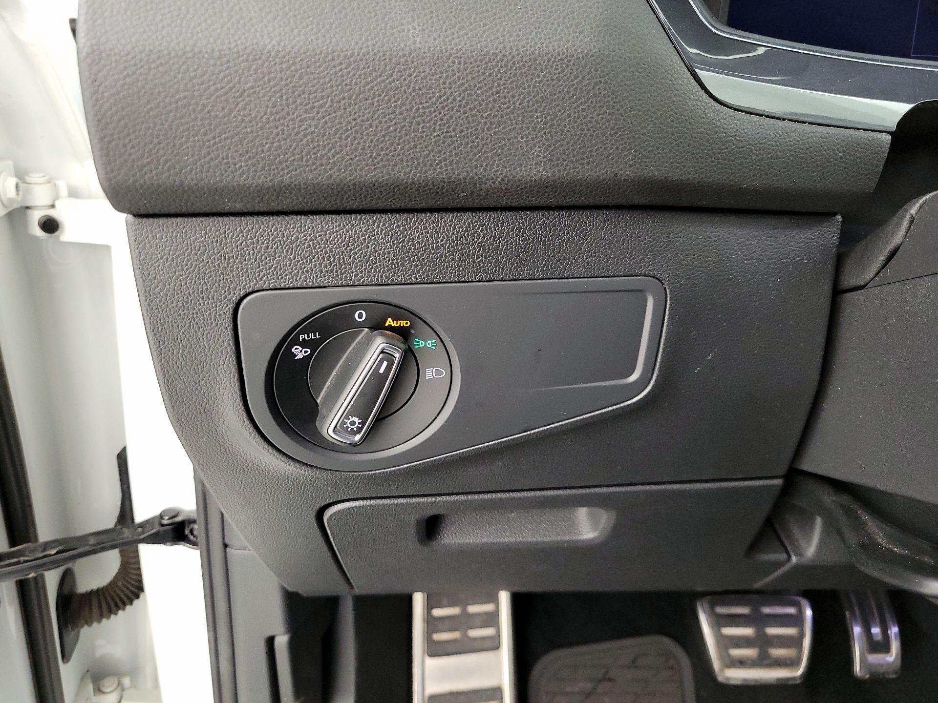 Thumbnail: 2022 Volkswagen Tiguan - 13