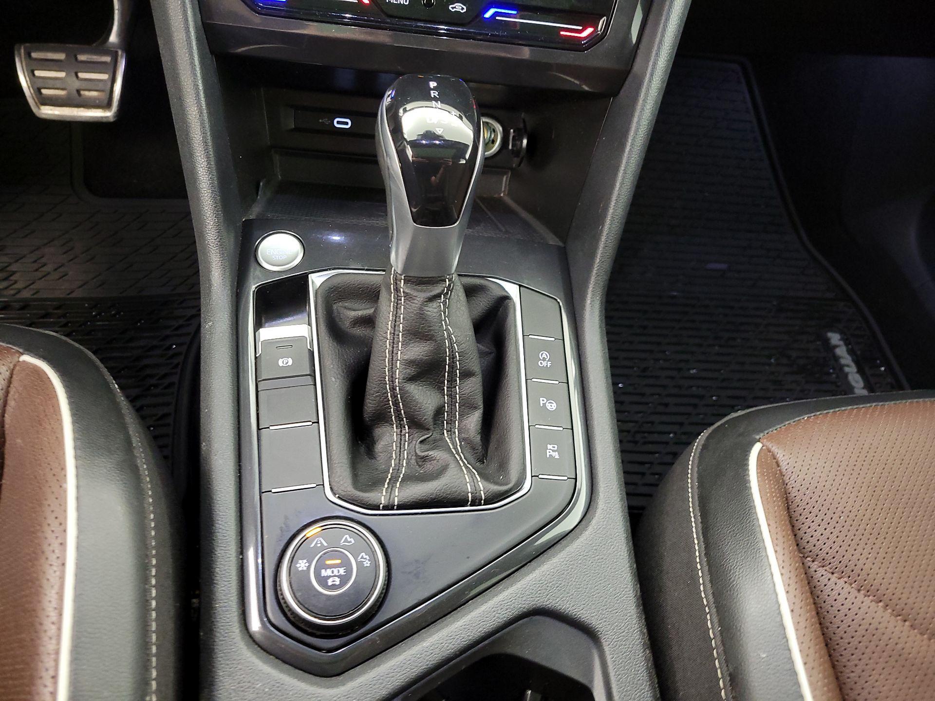 Thumbnail: 2022 Volkswagen Tiguan - 18