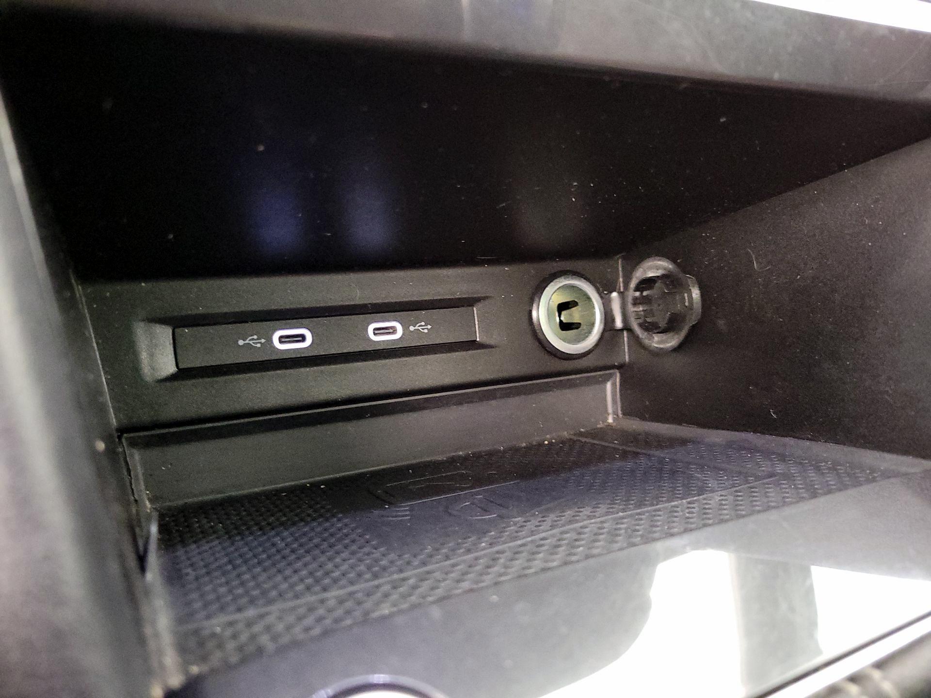 Thumbnail: 2022 Volkswagen Tiguan - 19