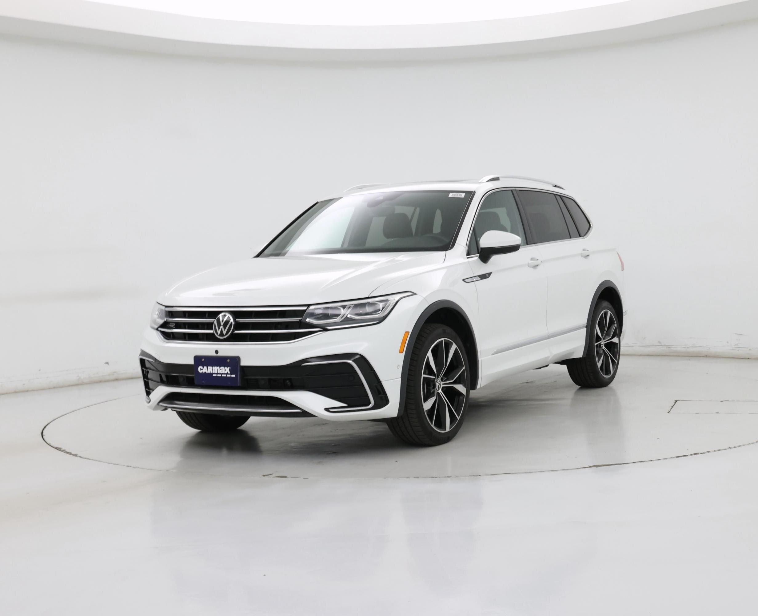 Thumbnail: 2022 Volkswagen Tiguan - 4