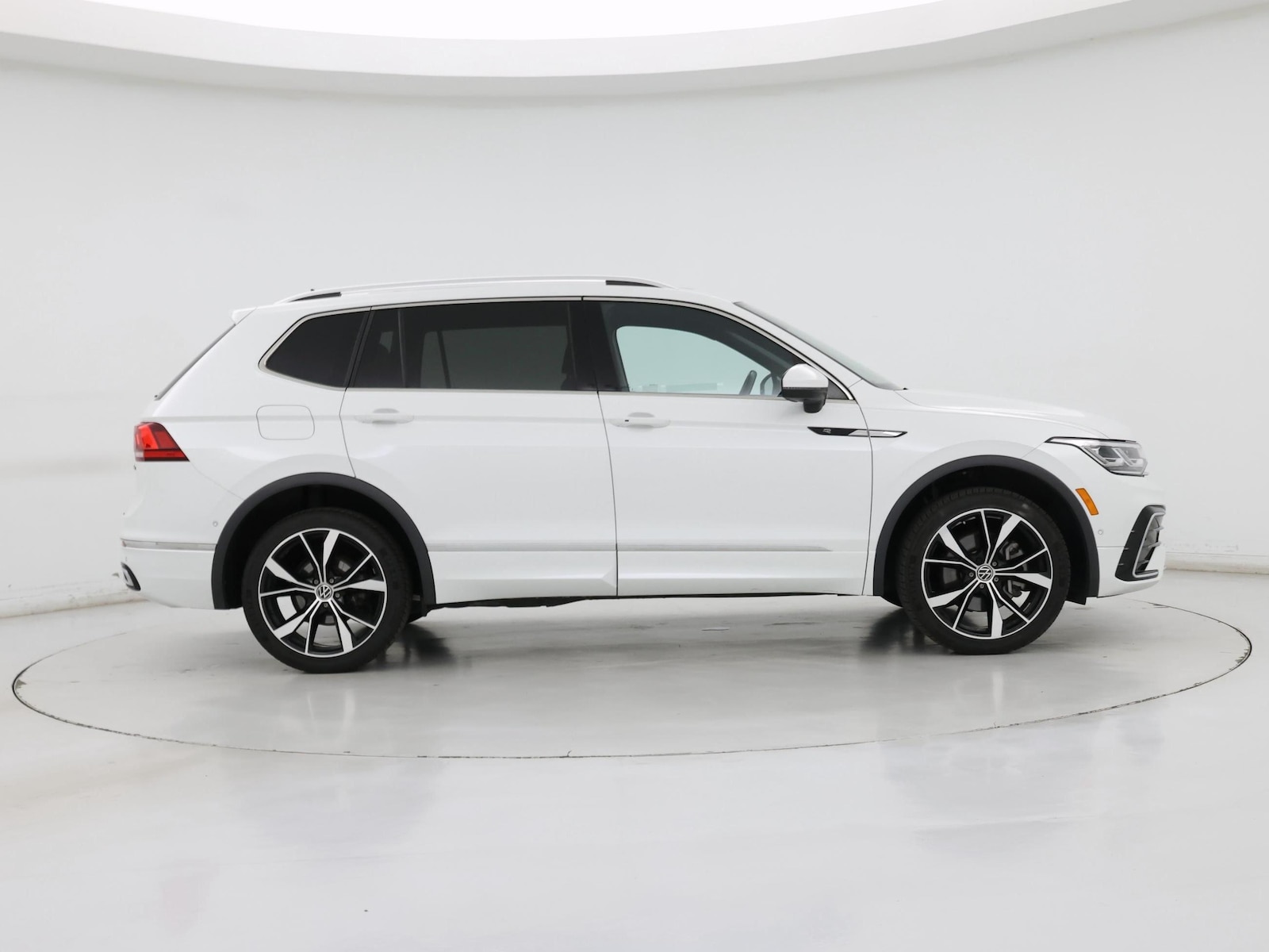 2022 Volkswagen Tiguan SEL R-LINE - Photo 8