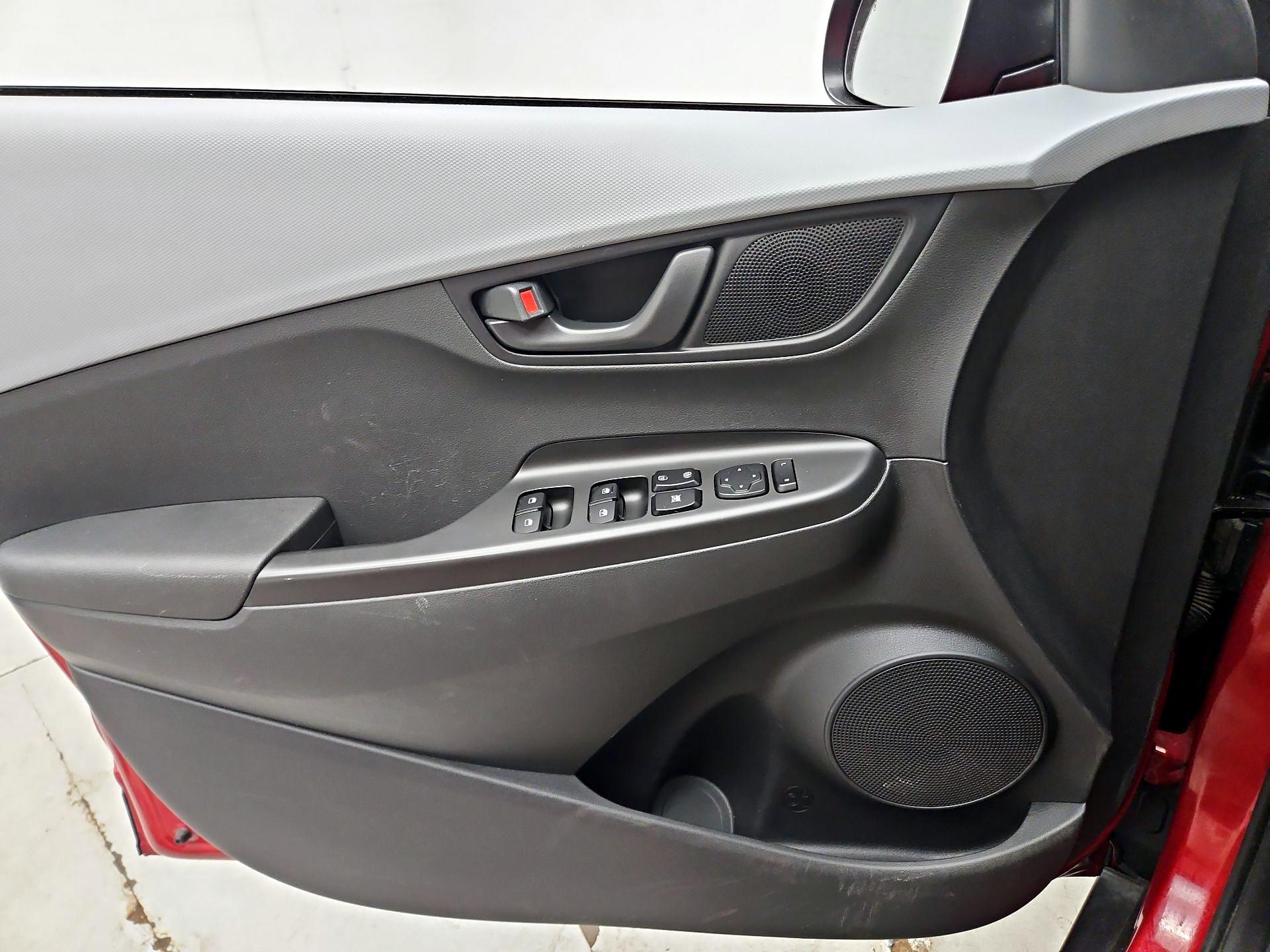 Thumbnail: 2021 Hyundai Kona - 12