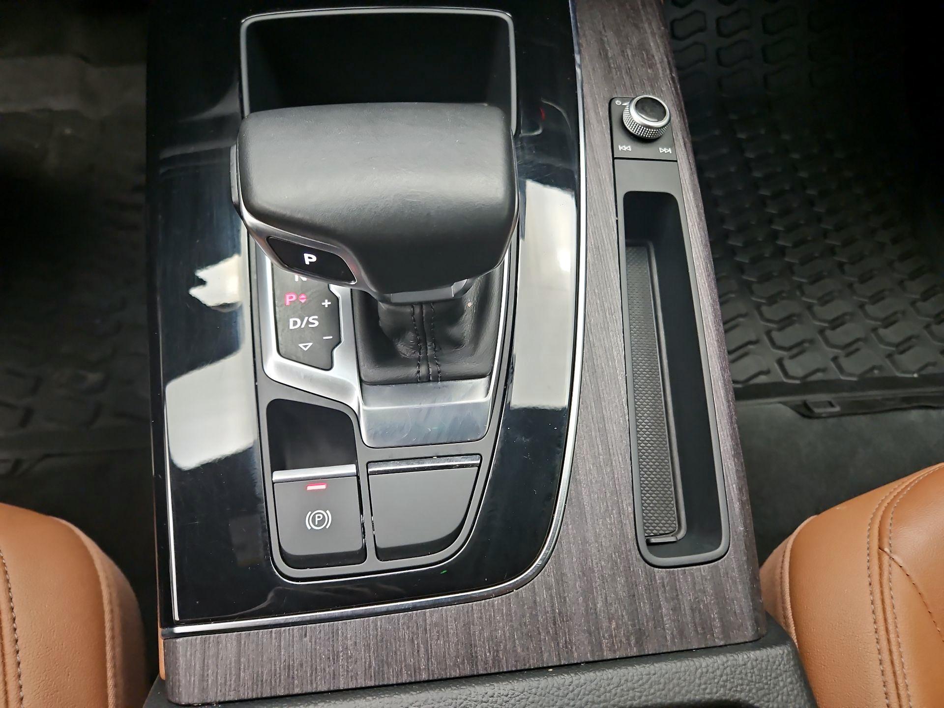 Thumbnail: 2022 Audi Q5 - 18