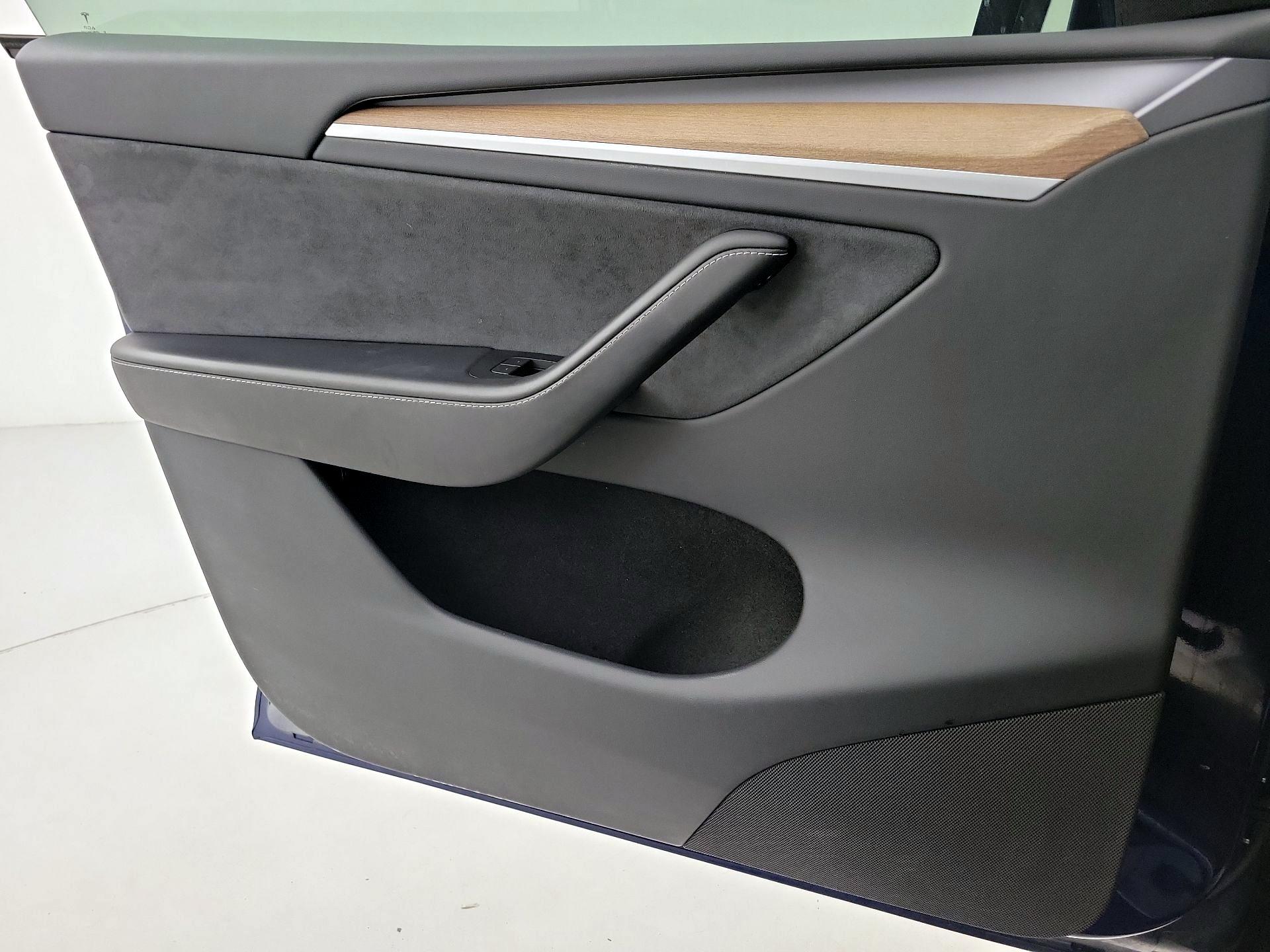 Thumbnail: 2023 Tesla Model Y - 12