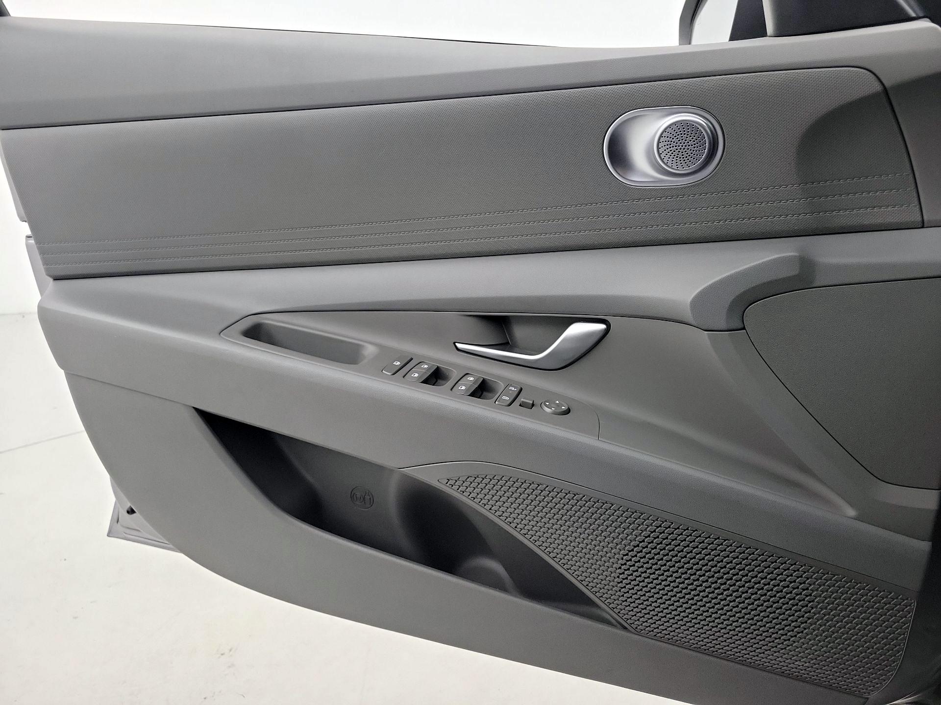 Thumbnail: 2025 Hyundai Elantra - 12