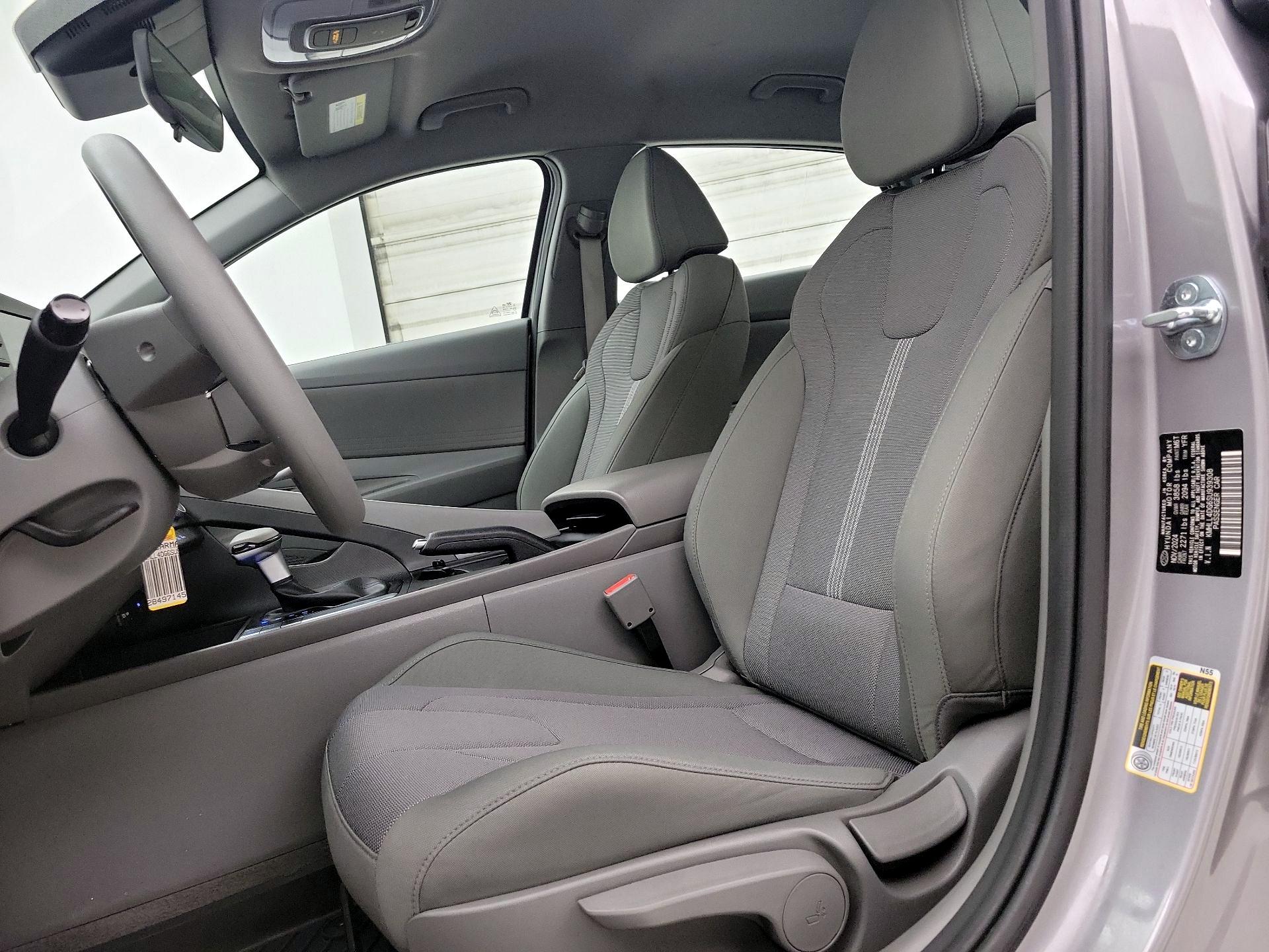 Thumbnail: 2025 Hyundai Elantra - 19